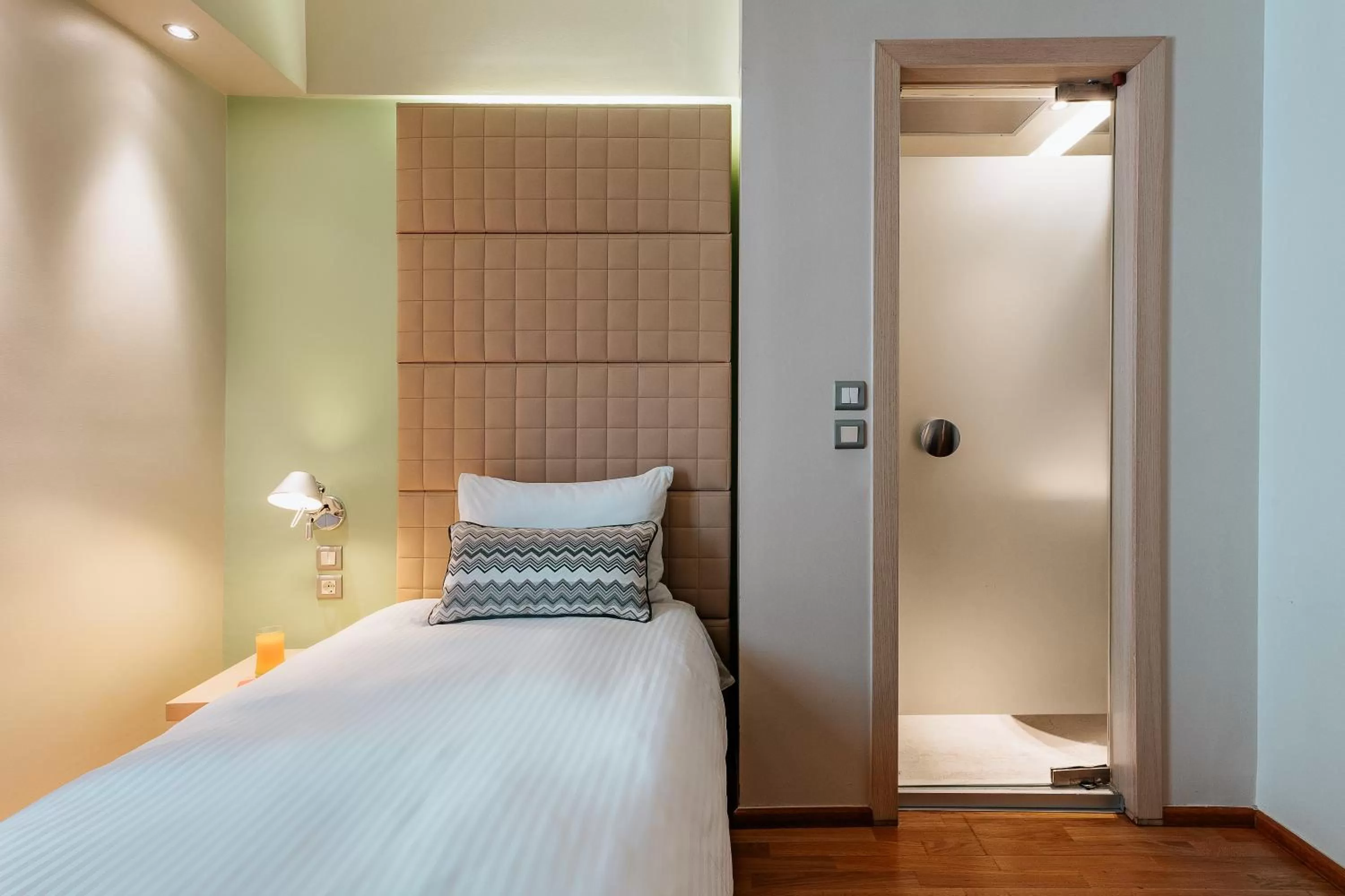 Bed in Domotel Olympia