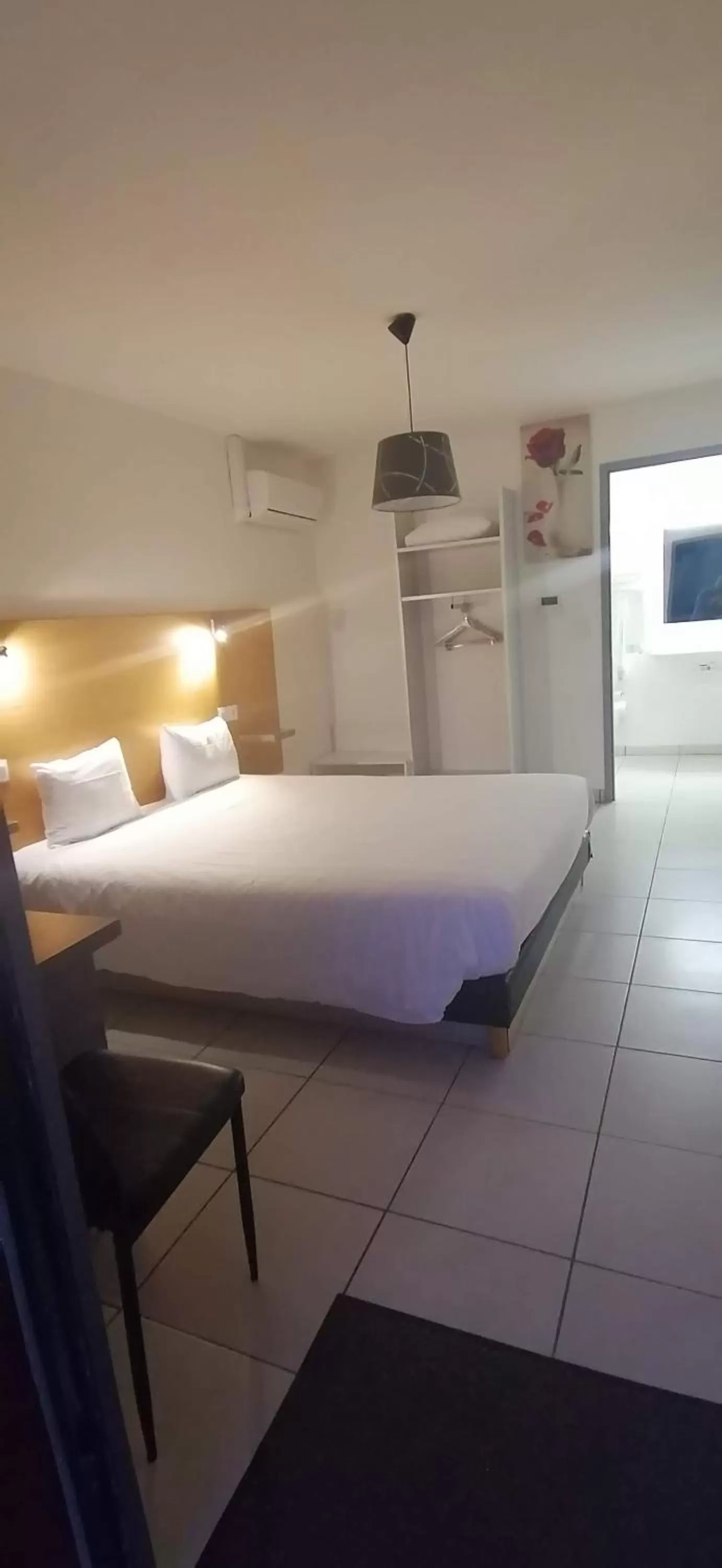 Photo of the whole room, Bed in Hôtel Le 15 Périgueux