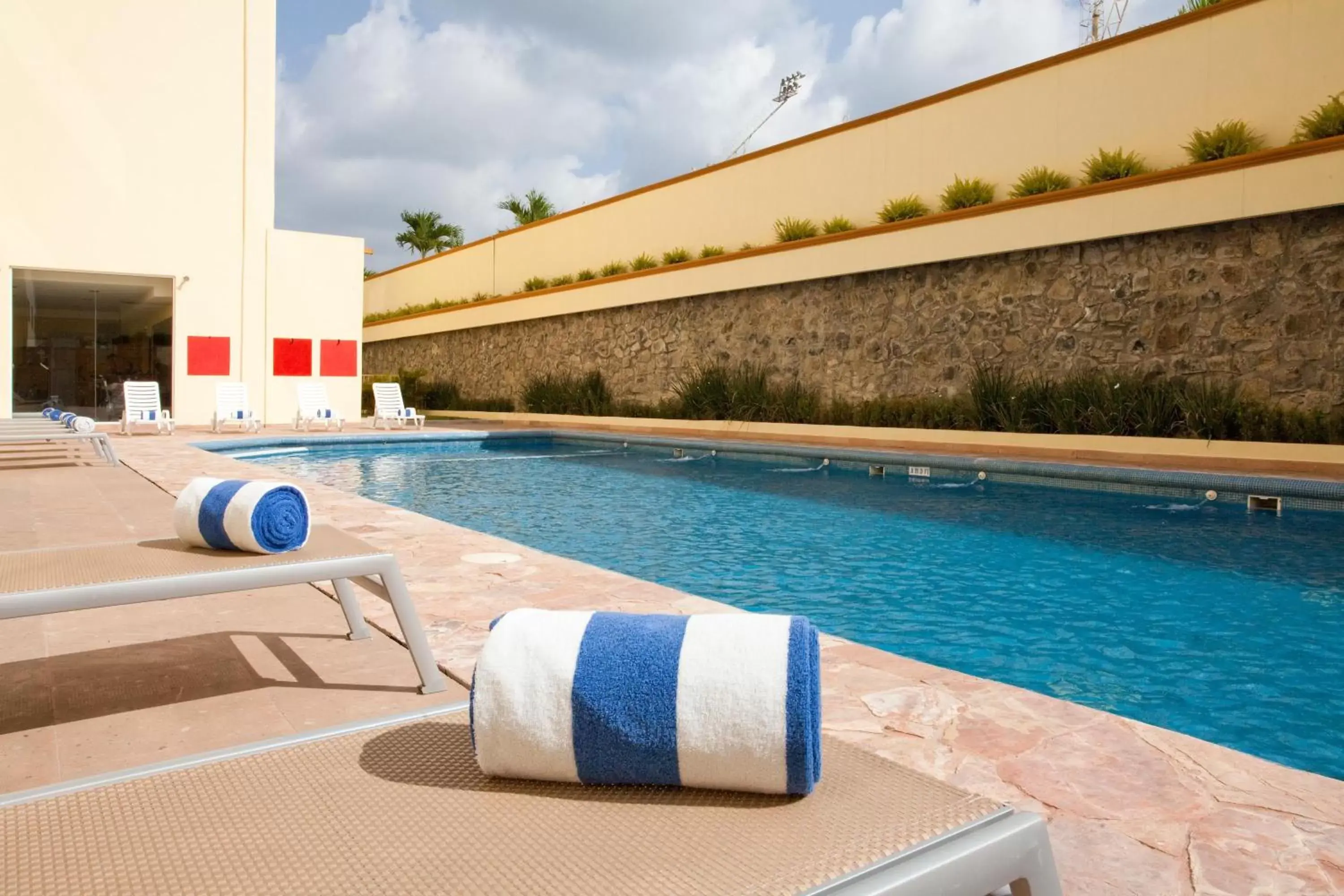 Swimming Pool in Hípico inn Hotel