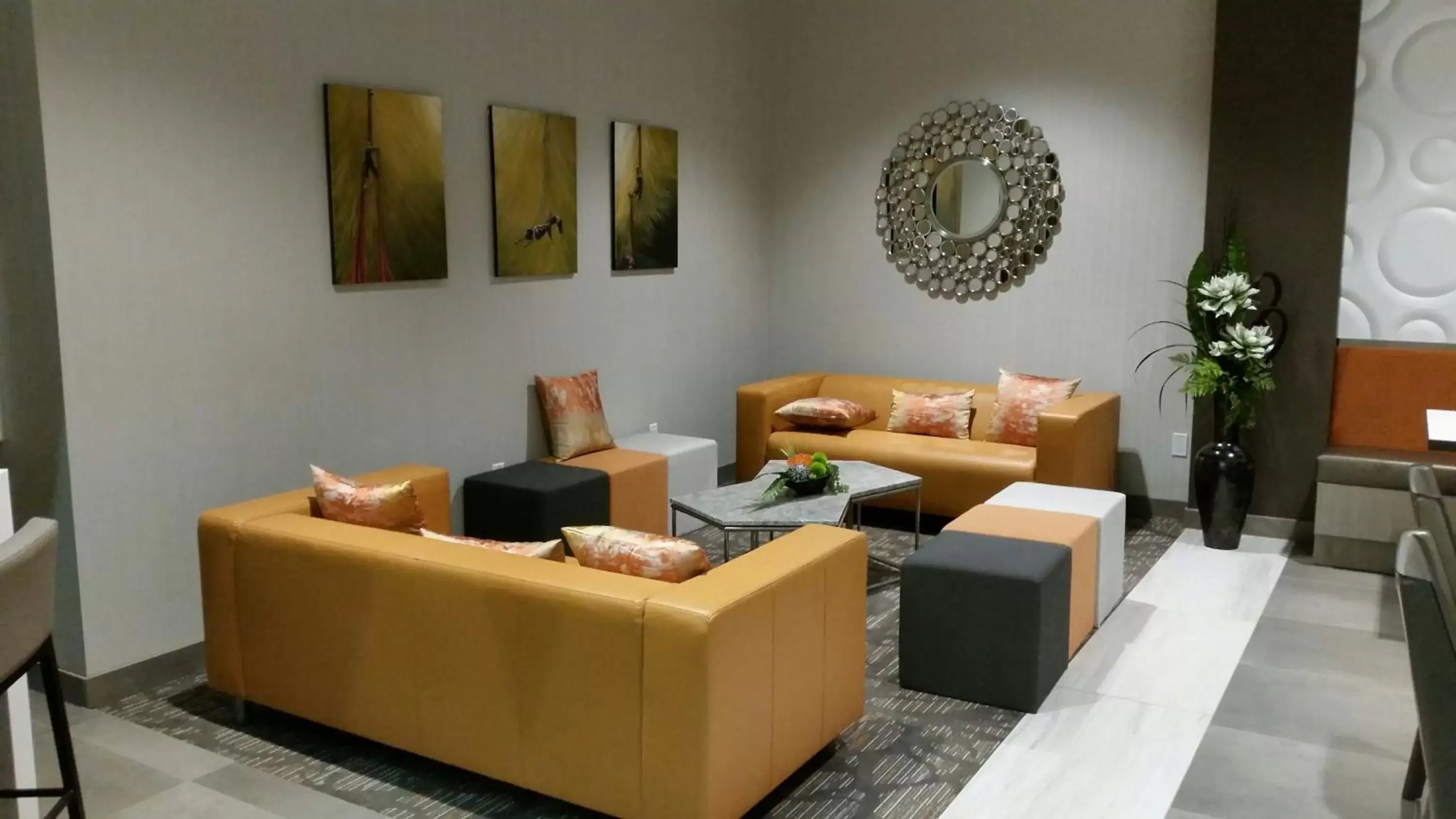 Lounge or bar in Wingate by Wyndham Dieppe Moncton Lounge or bar in Wingate by Wyndham Dieppe Moncton