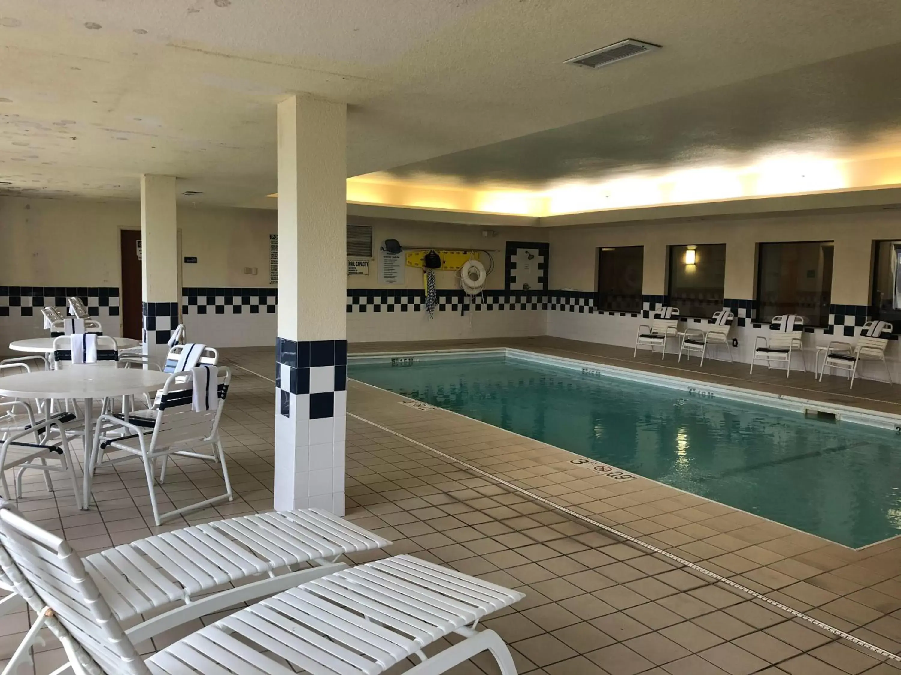 Swimming Pool in Holiday Inn Express Hotel & Suites Anderson, an IHG Hotel