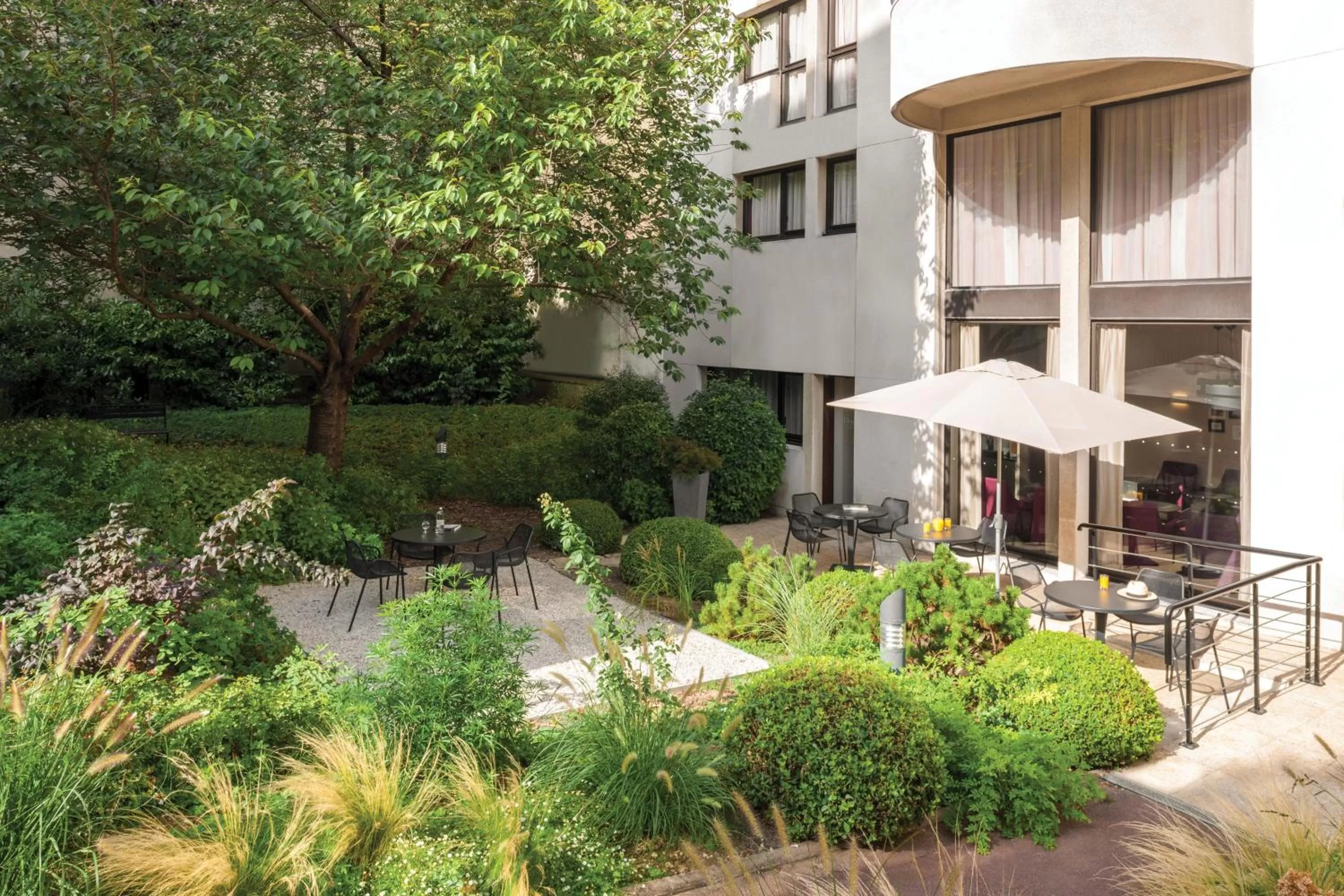 Garden in Citadines Austerlitz Paris