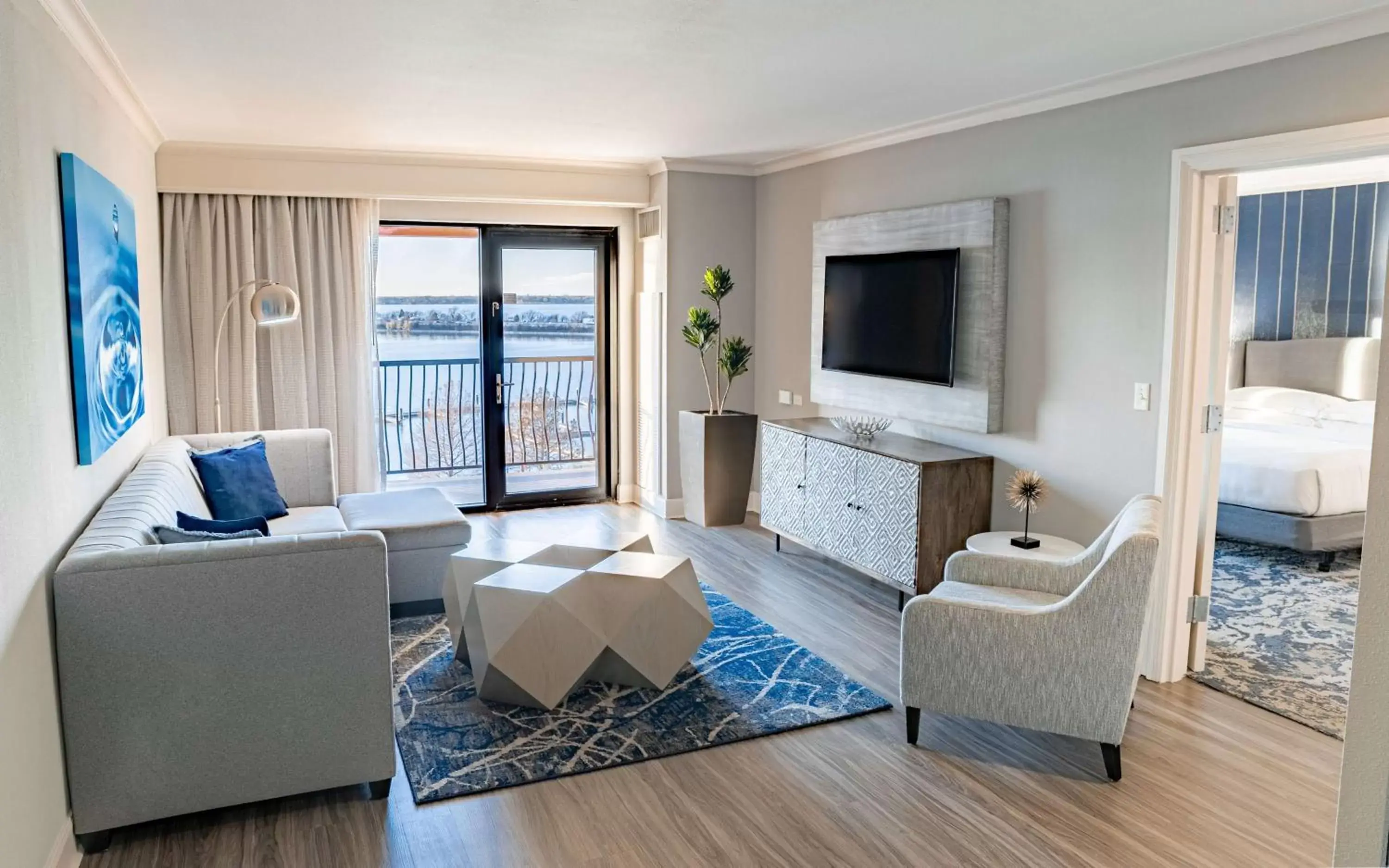 Living room, Bed in Hilton Dallas/Rockwall Lakefront Hotel Living room, Bed in Hilton Dallas/Rockwall Lakefront Hotel