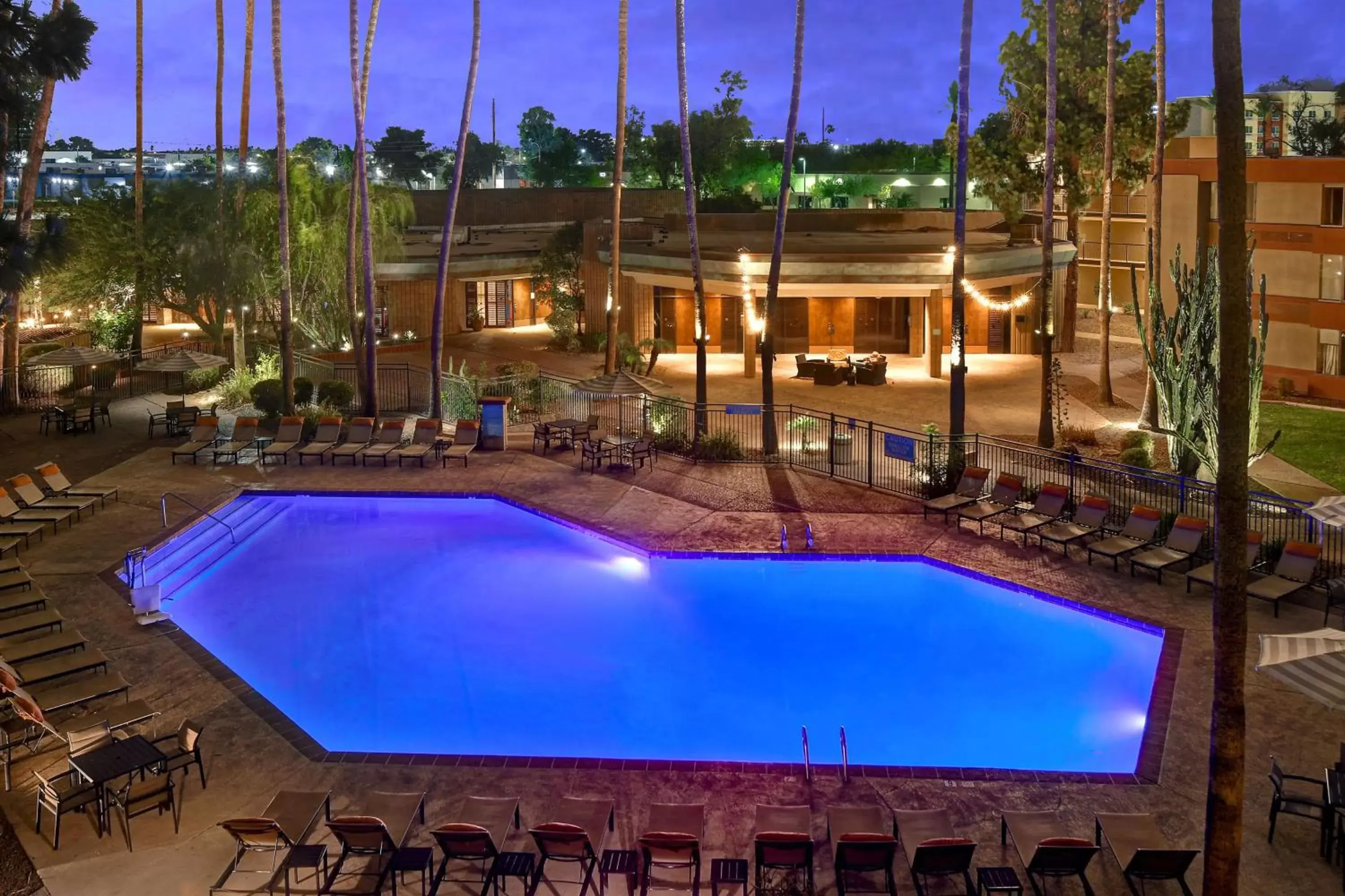 Swimming pool, Pool View in DoubleTree by Hilton Phoenix- Tempe