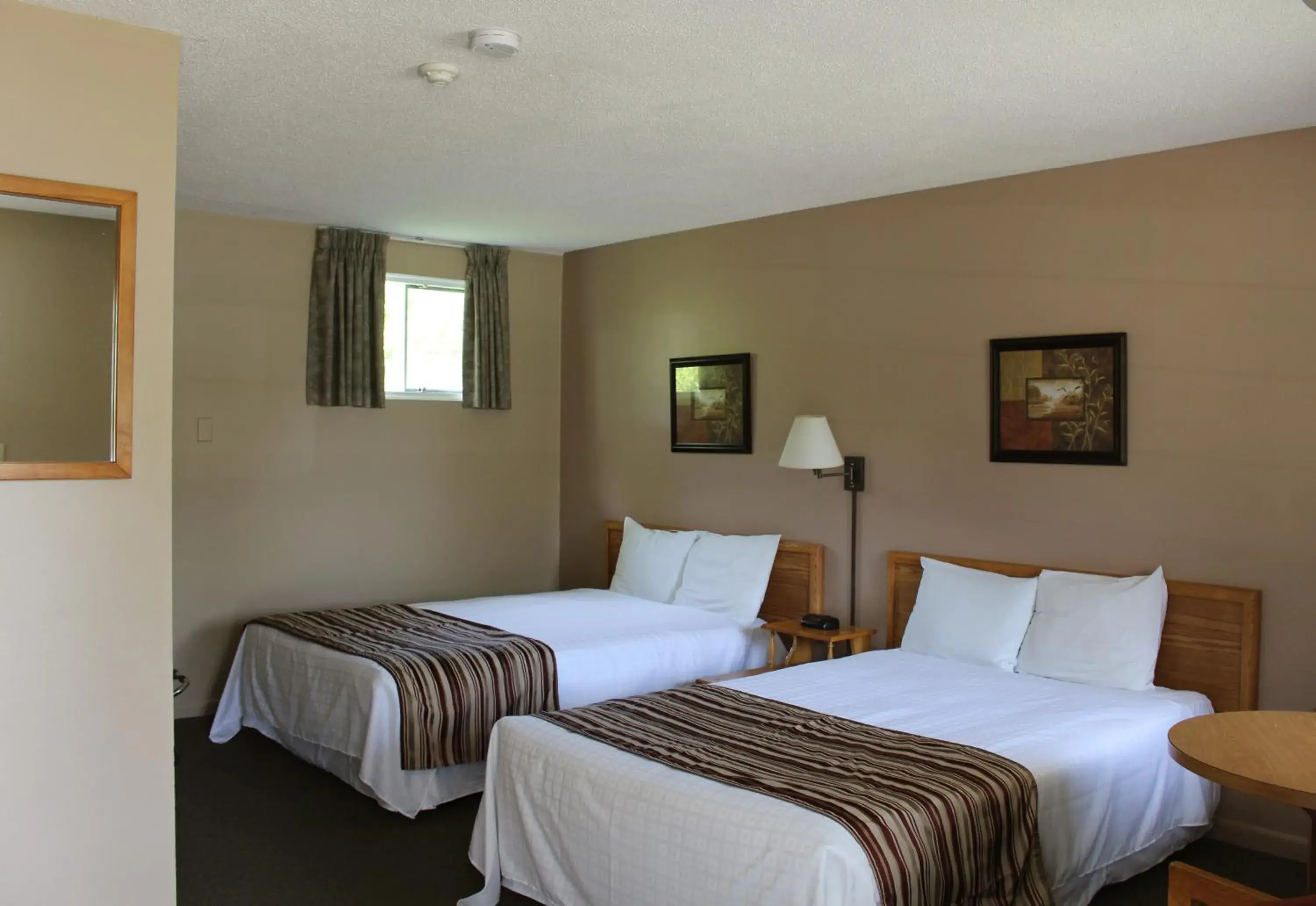 Photo of the whole room, Bed in Colonial Resort & Spa