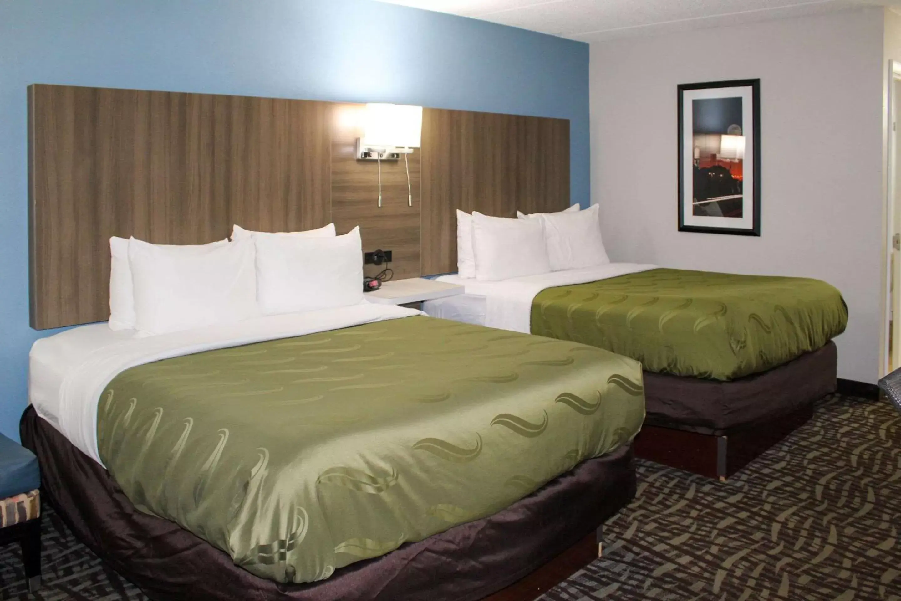 Photo of the whole room, Bed in Quality Inn Athens I-65 / Huntsville Area West