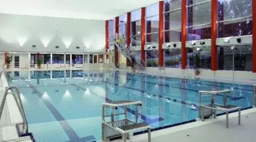 Swimming Pool in Friendly Cityhotel Oktopus