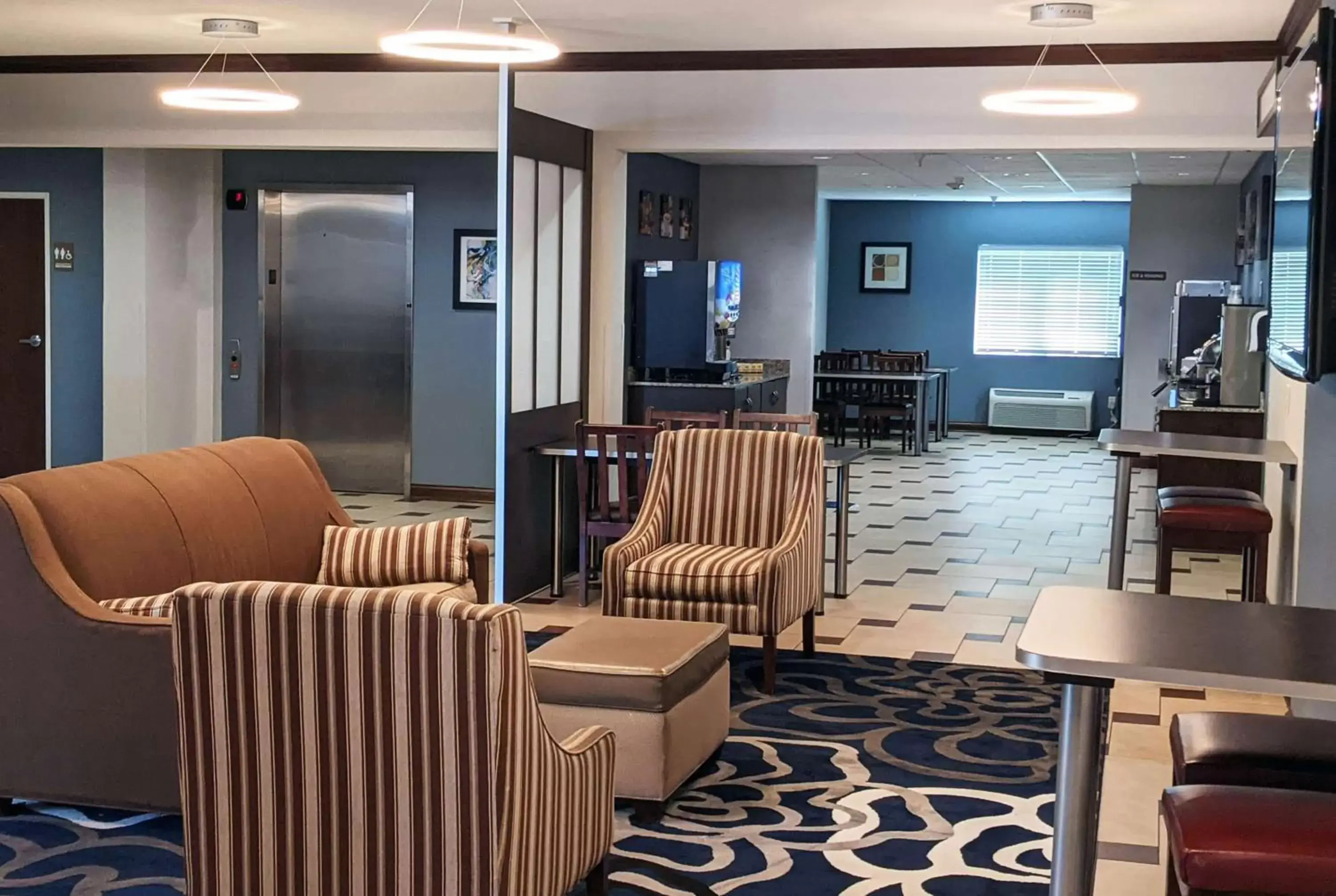 Lobby or reception, Seating Area in Microtel Inn & Suites by Wyndham Michigan City