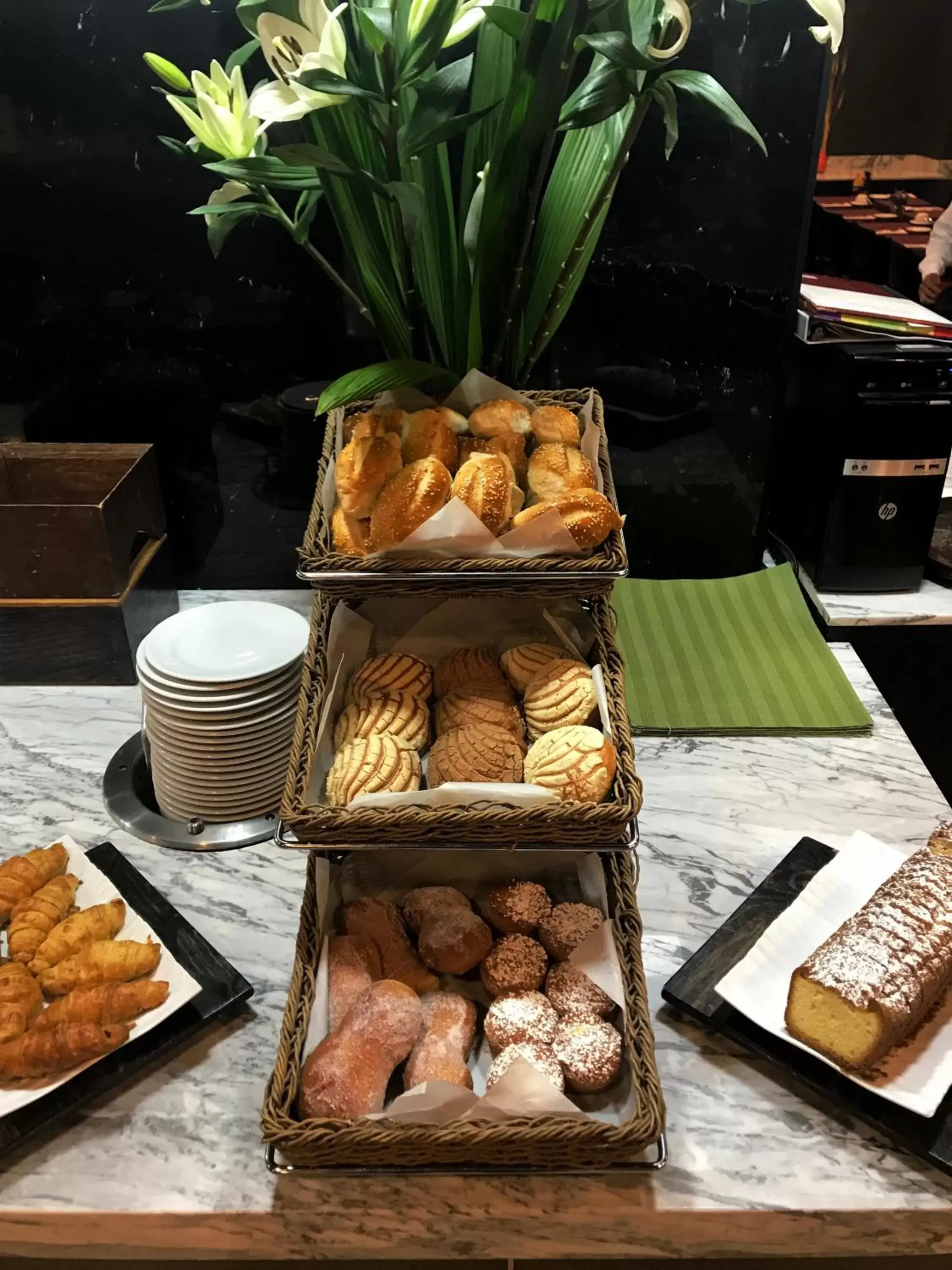 Buffet breakfast, Food in LaiLa Hotel CDMX