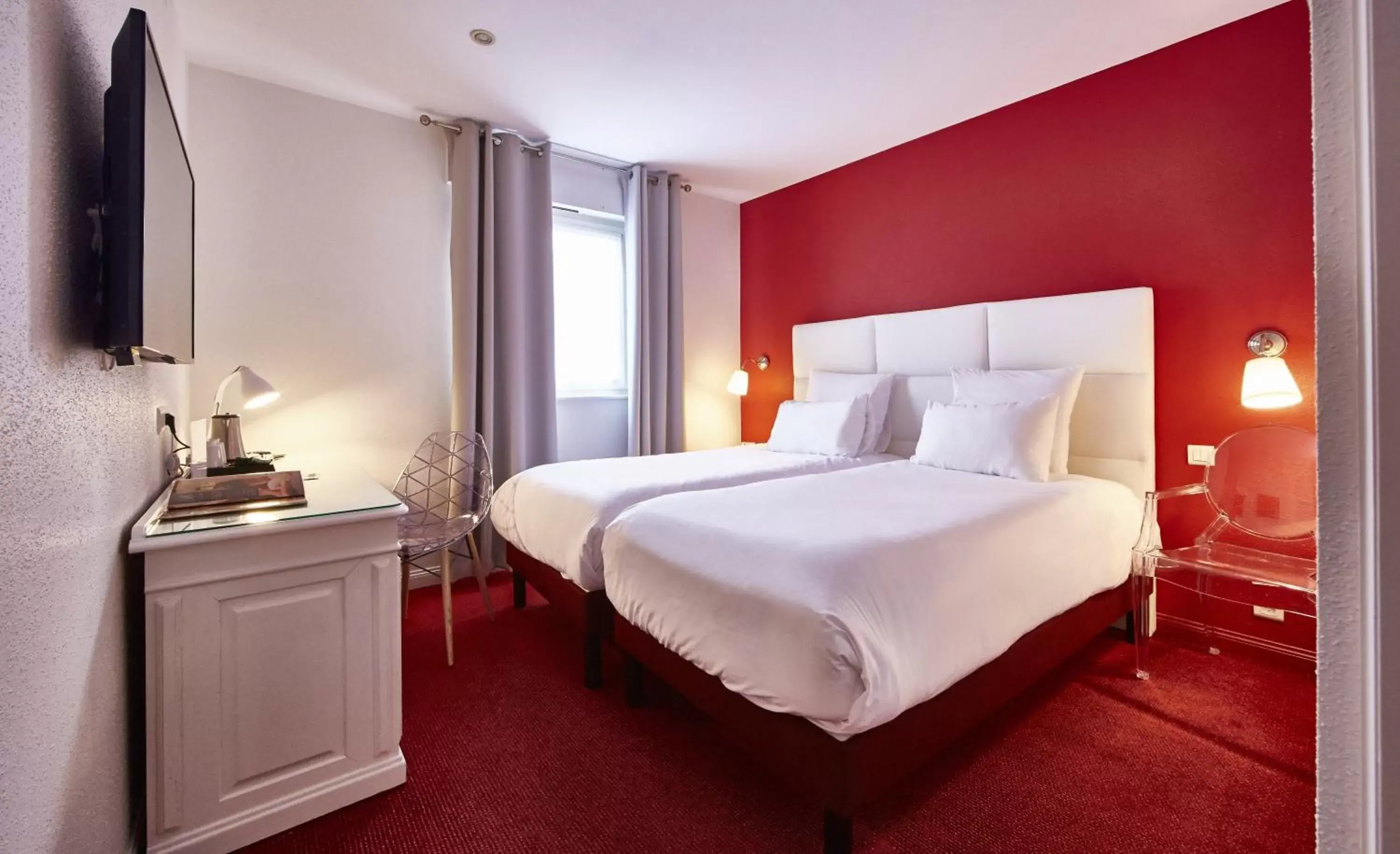 Photo of the whole room, Bed in Best Western Plus Au cheval Blanc à Mulhouse