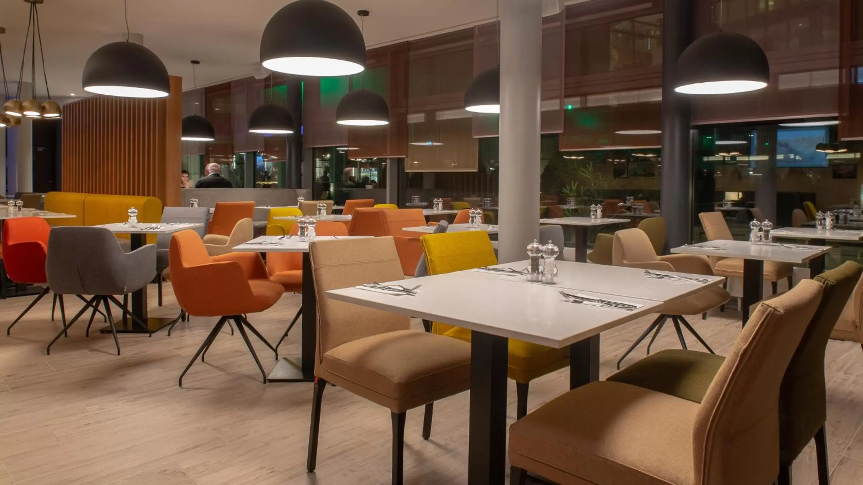 Restaurant/Places to Eat in Holiday Inn Berlin Airport - Conference Centre, an IHG Hotel