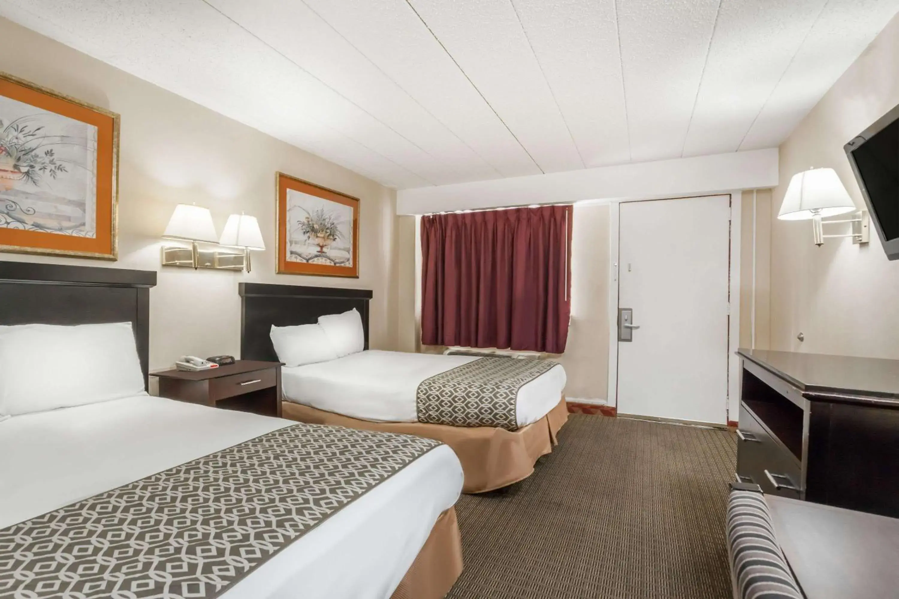 Photo of the whole room, Bed in Atlantic Motor Inn Near Boardwalk