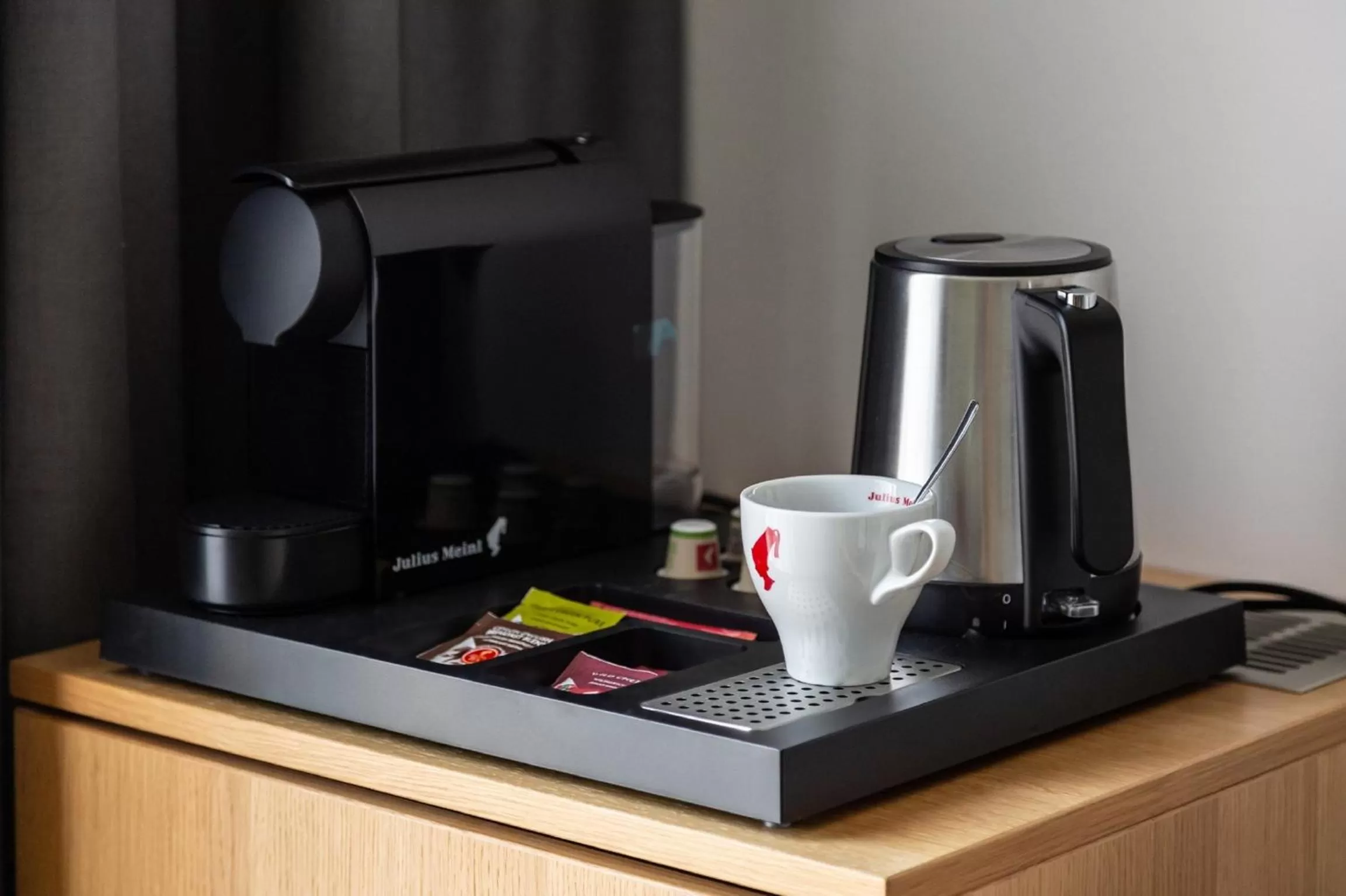 Coffee/tea facilities in Hotel Schloss Hernstein