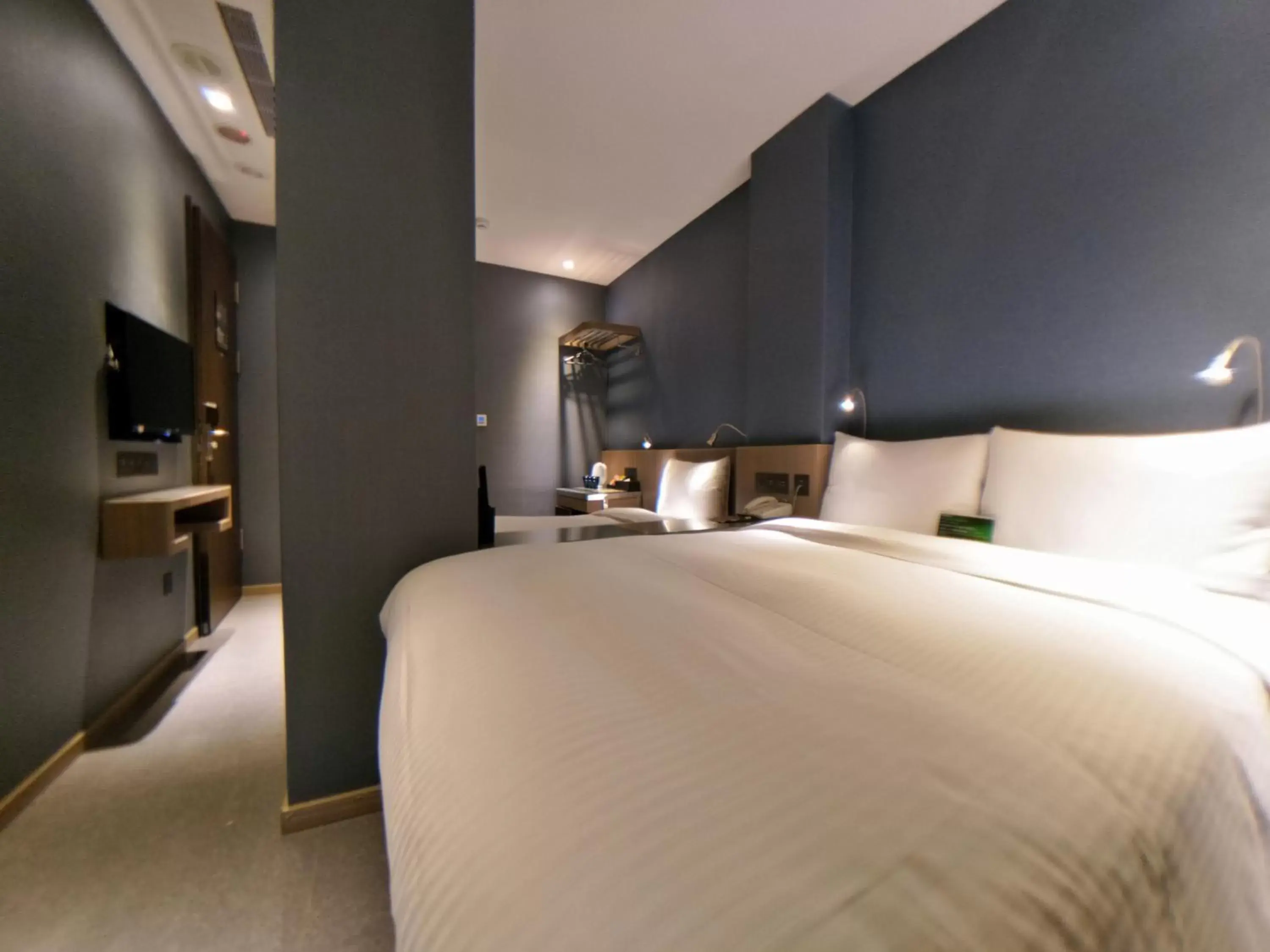 Bedroom, Bed in Beauty Hotels Taipei - B7 Journey