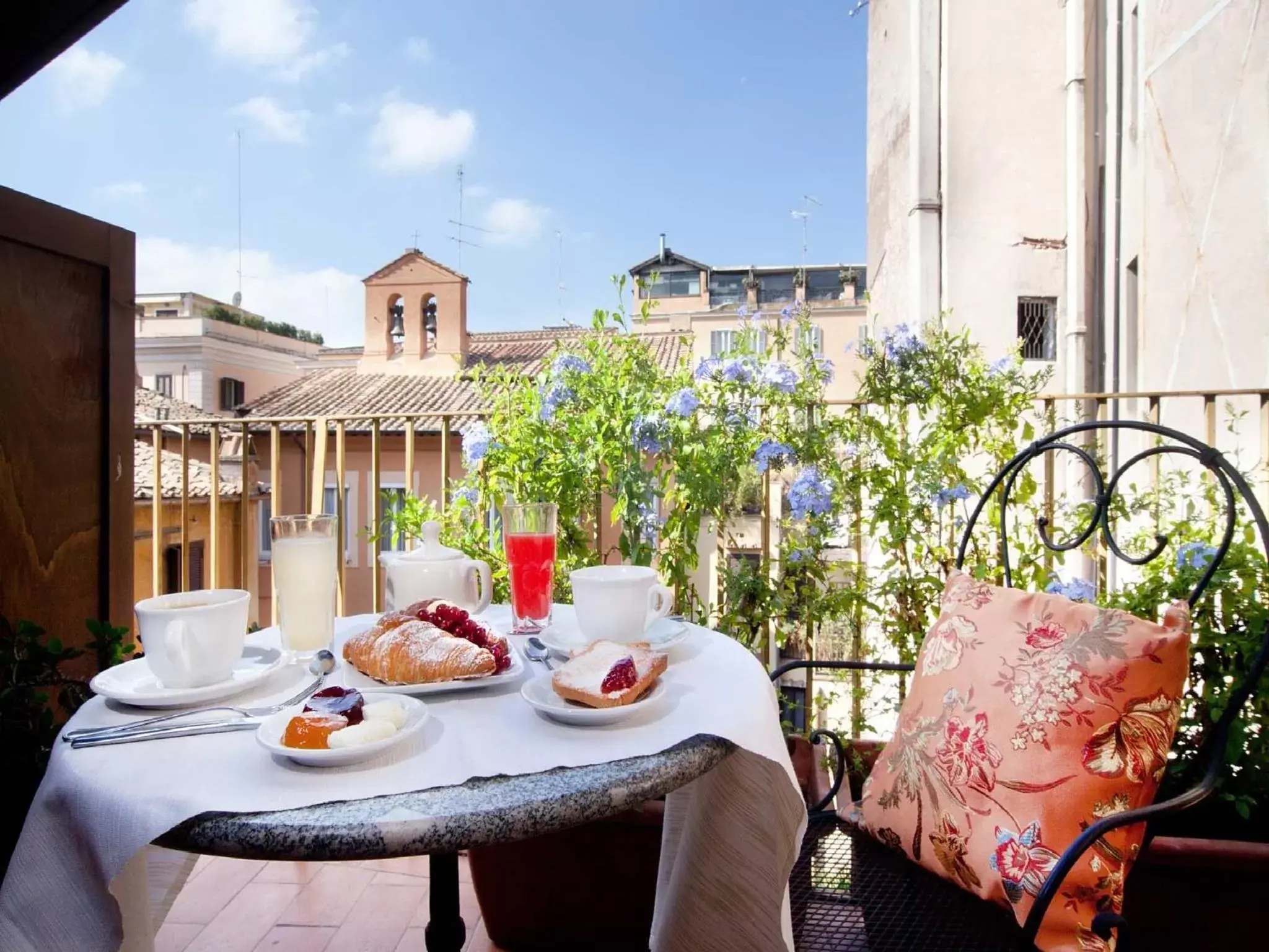 Balcony/Terrace, Restaurant/Places to Eat in Pantheon Inn