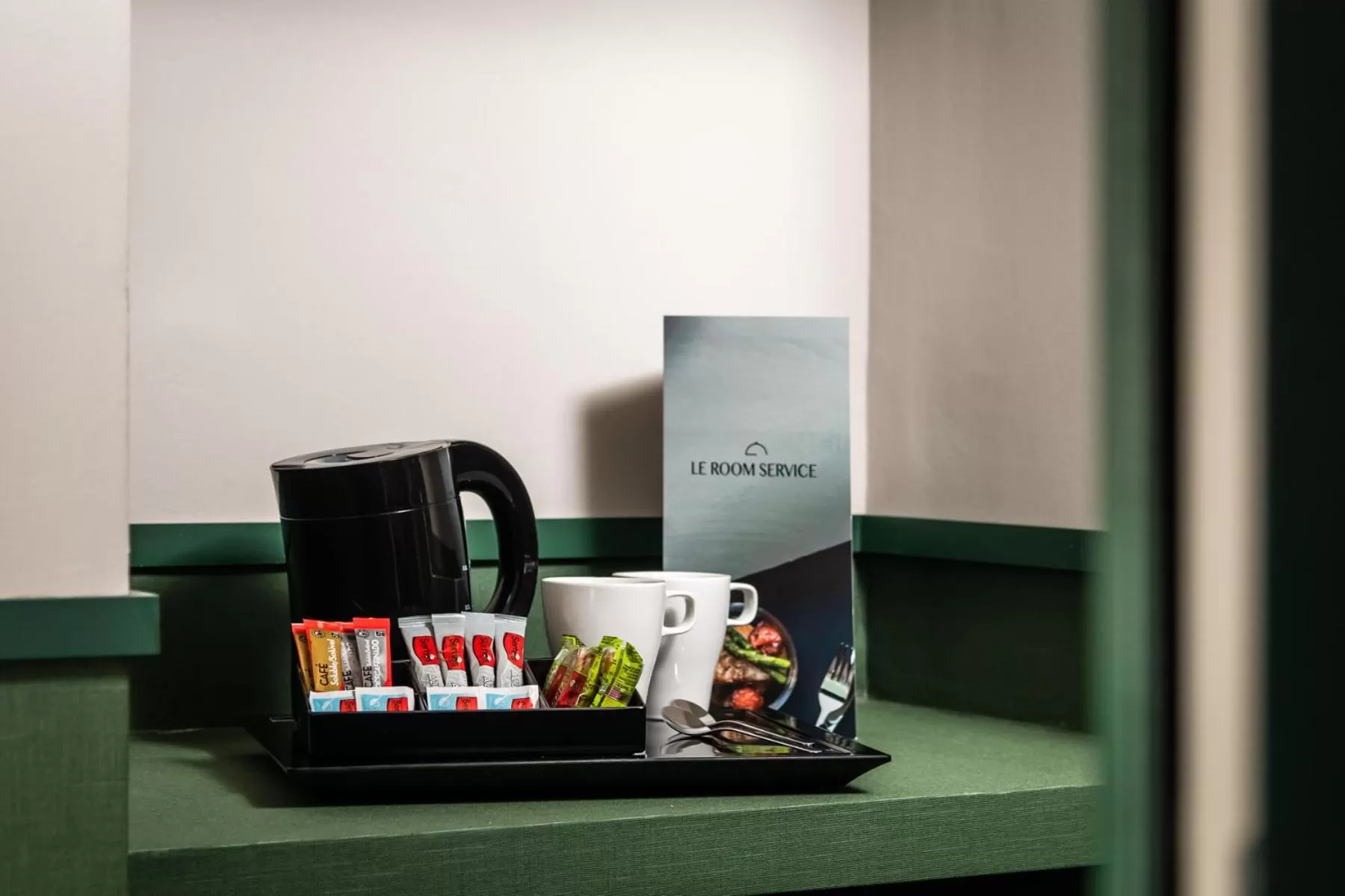 Coffee/tea facilities in BYPILLOW Mothern