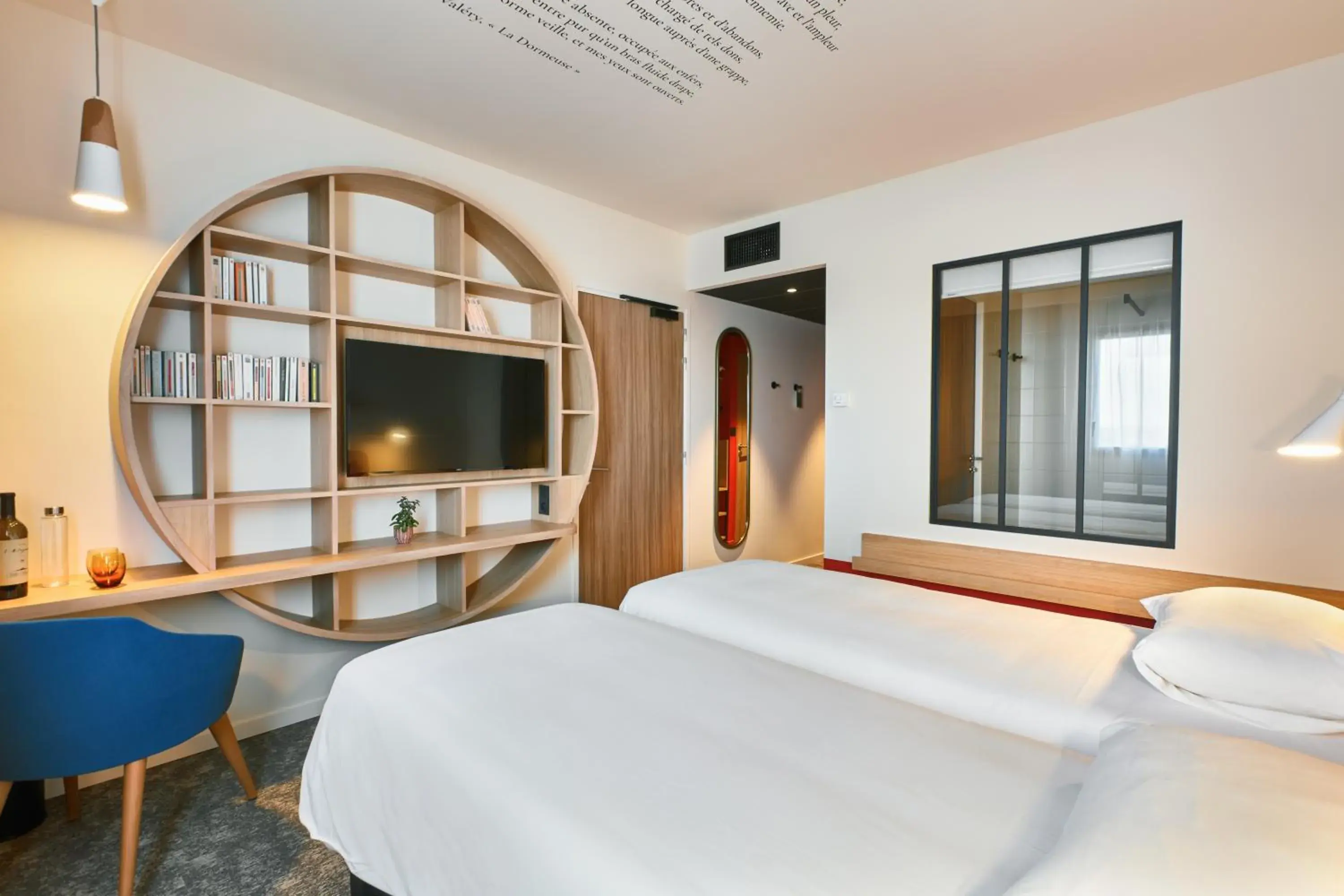 TV/Entertainment Center in ibis Styles La Roche-sur-Yon