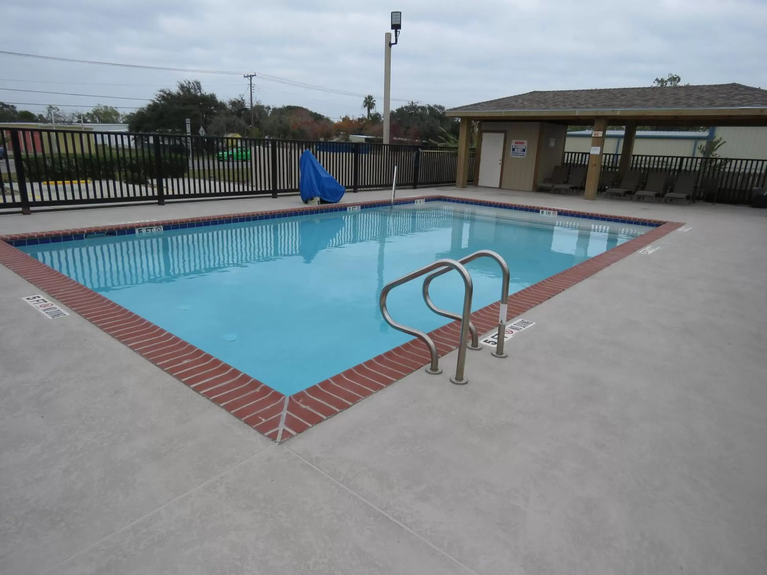 Swimming Pool in Motel 6-Rockport, TX