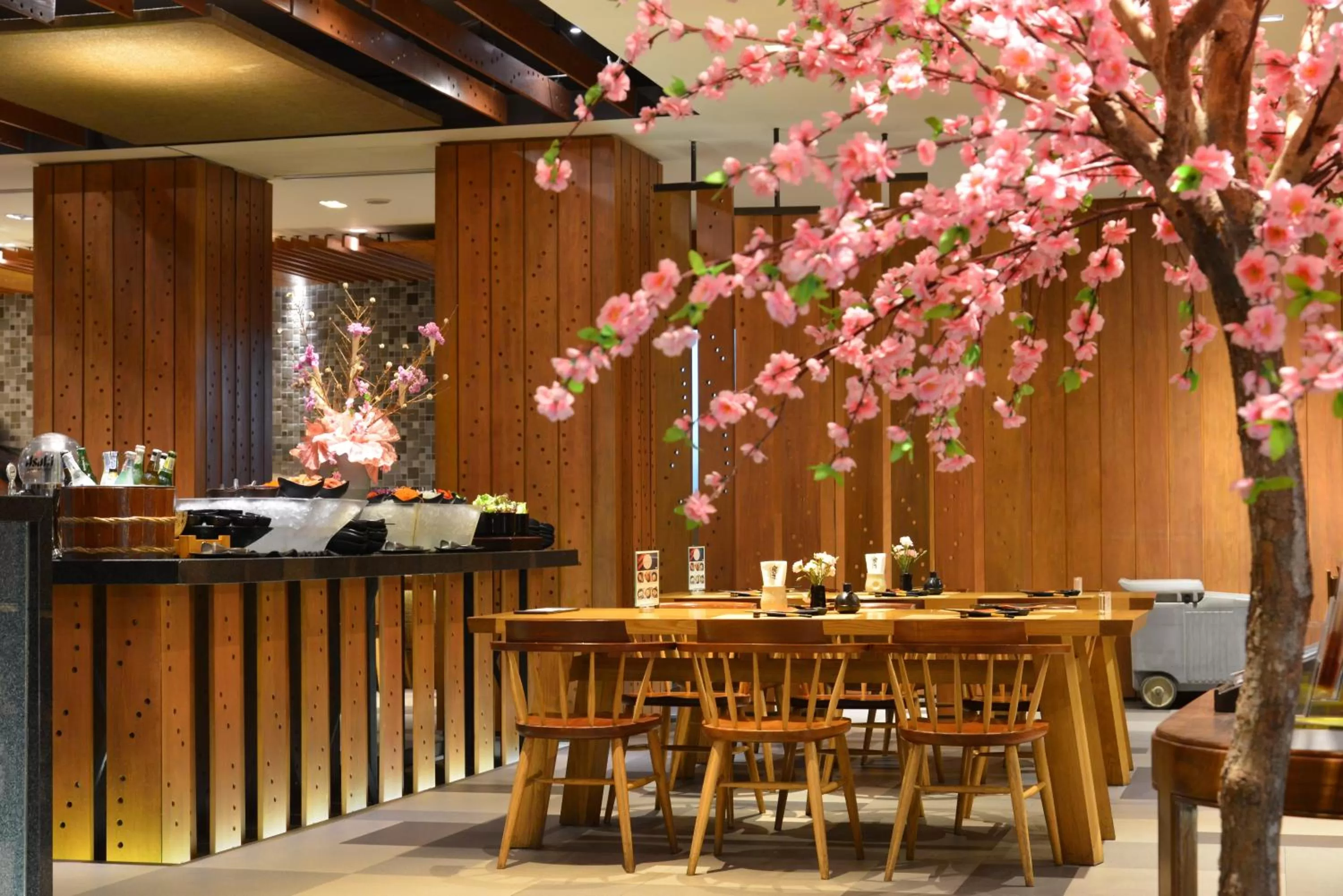 Restaurant/places to eat in Swissotel Bangkok Ratchada