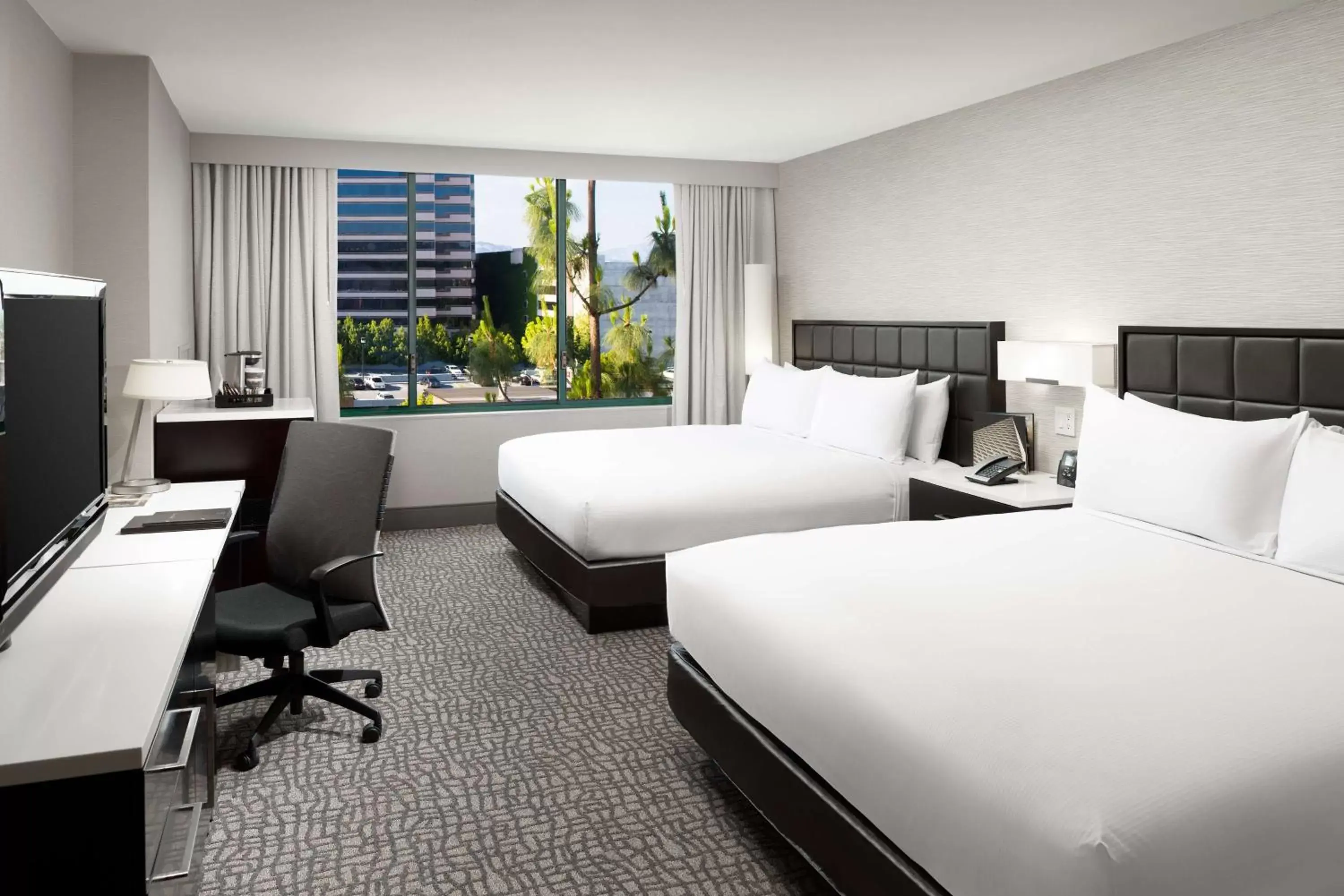 Bed in Hilton Woodland Hills/ Los Angeles