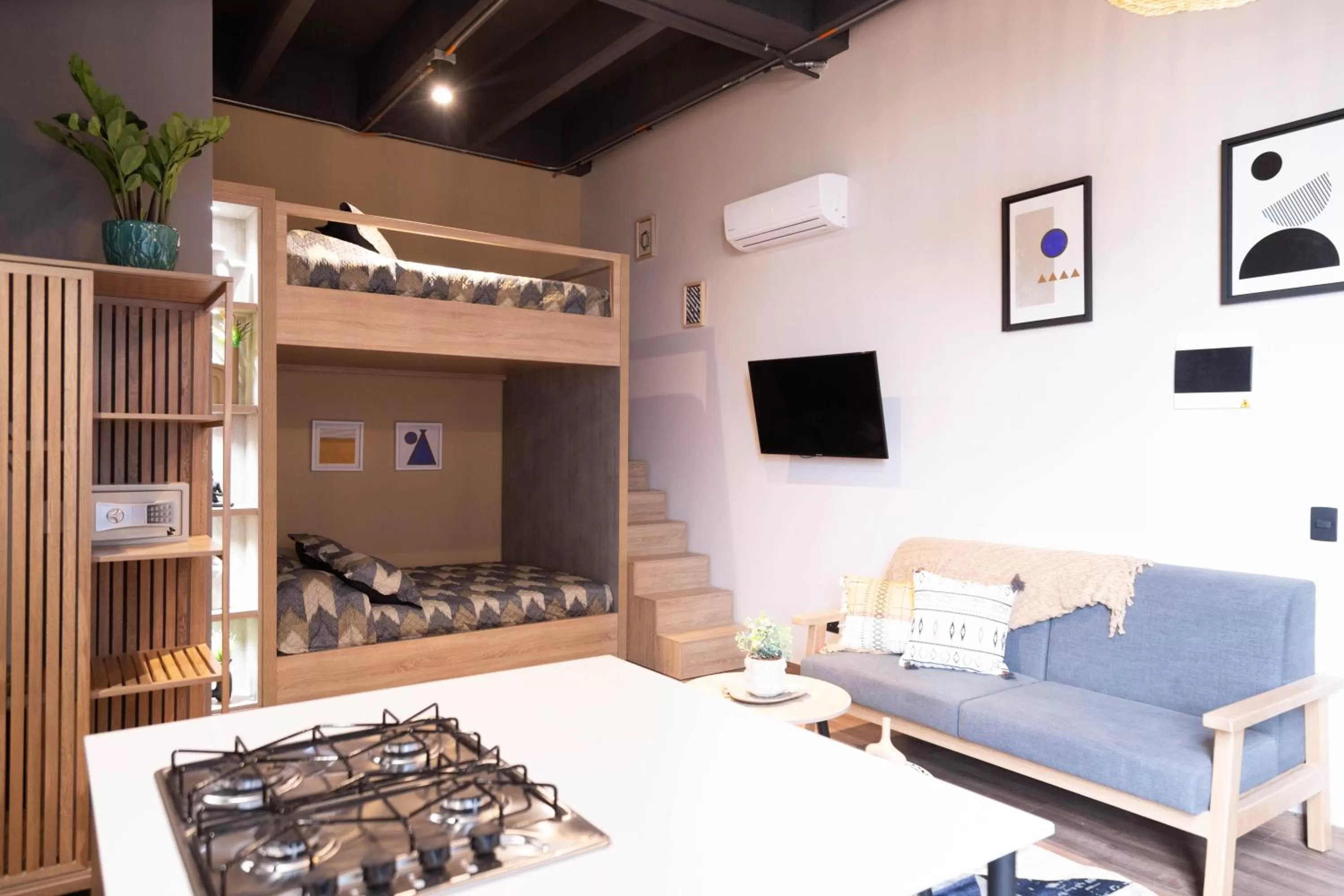 TV and multimedia in Royal Living Poblado