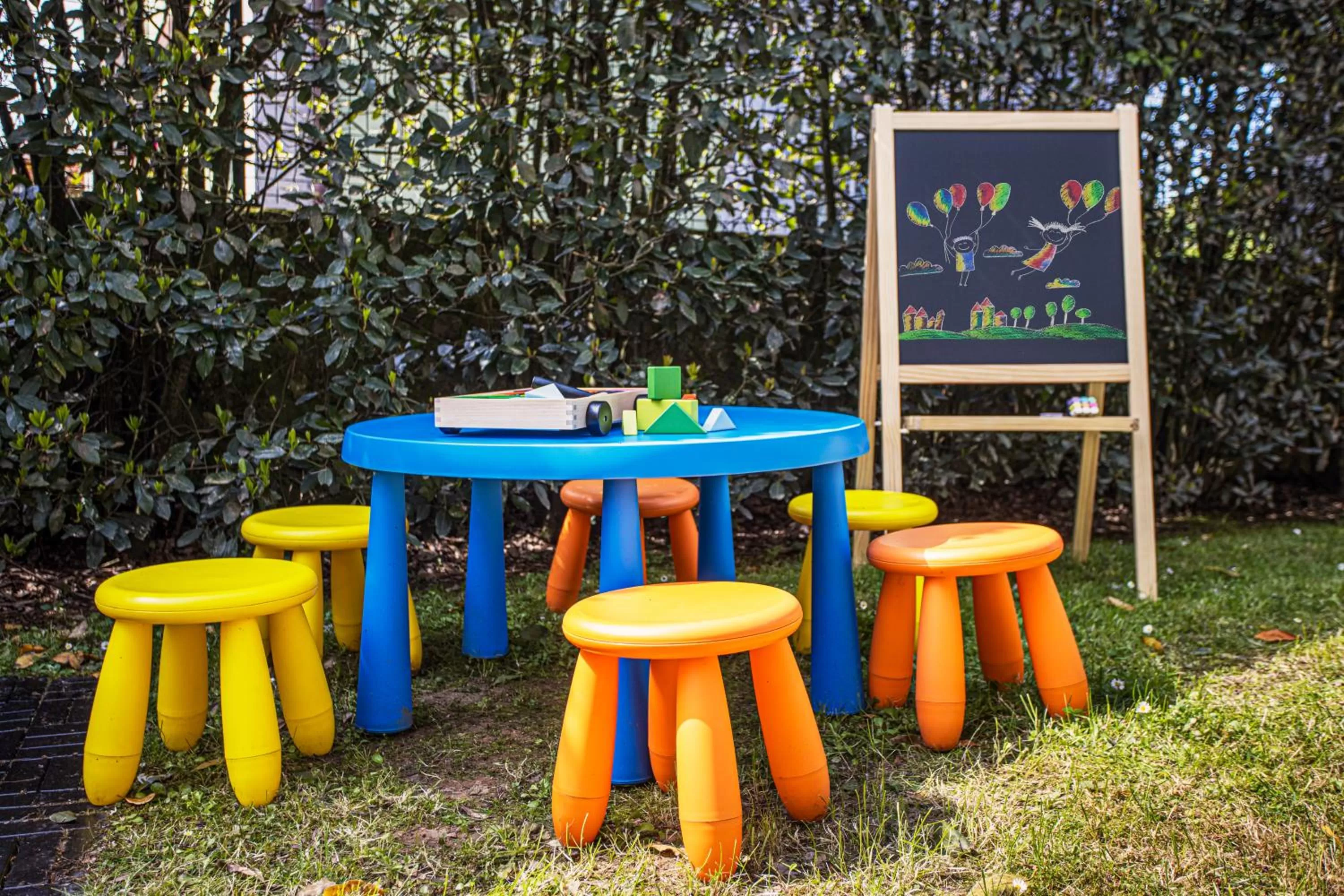 young children in LA CASONA Encanto Rural - ApartaHotel SPA Llanes