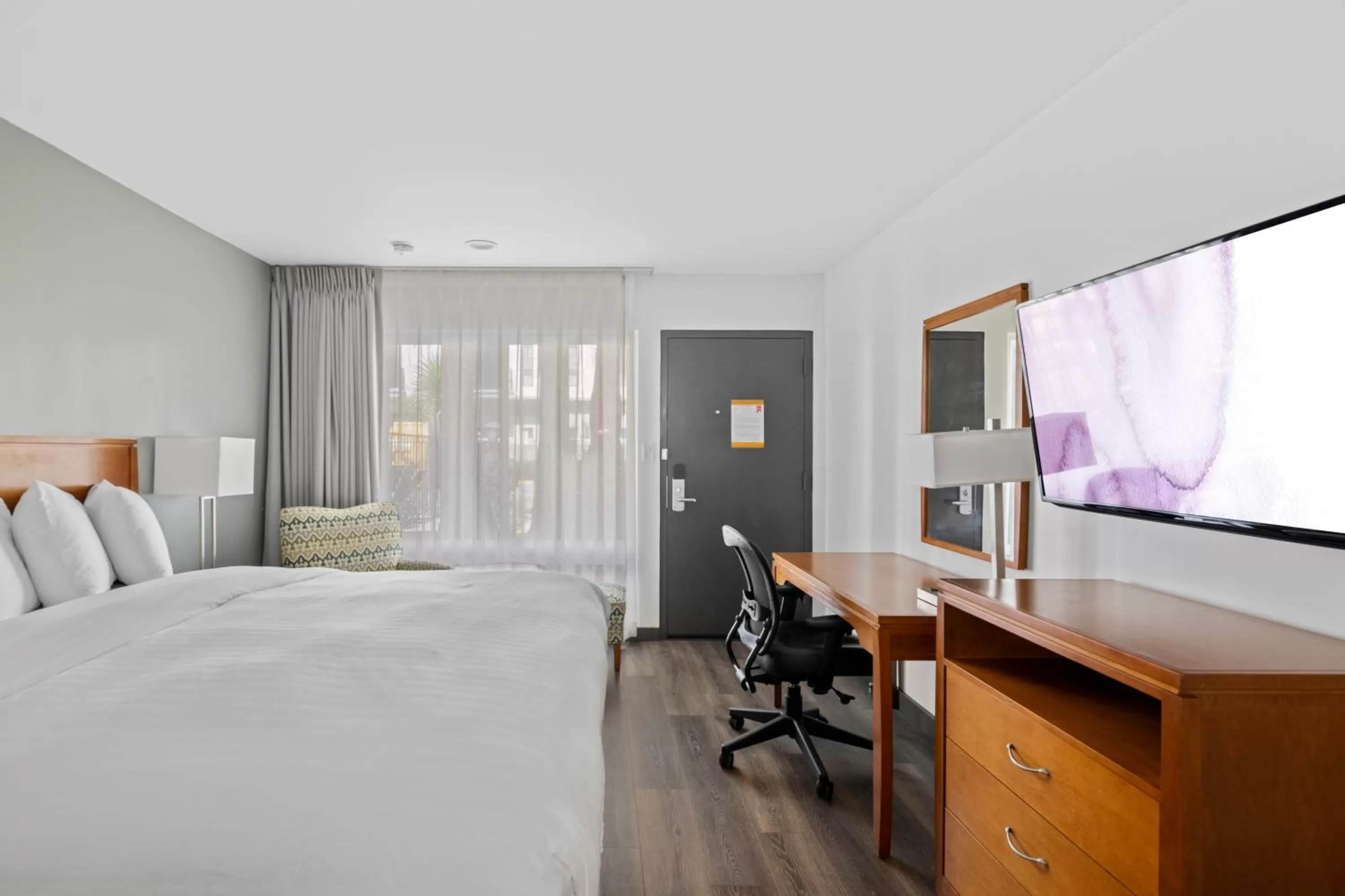 Bedroom, Bed in Vagabond Inn Glendale