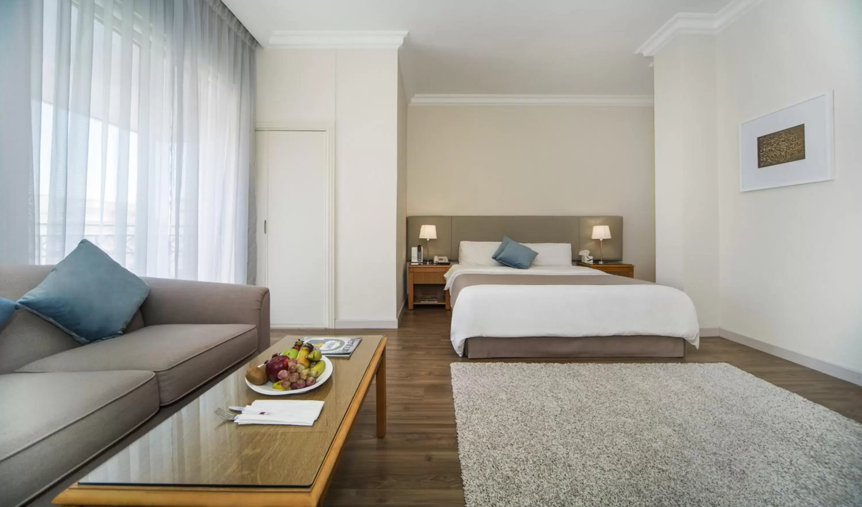 Bedroom in AlQasr Metropole Hotel