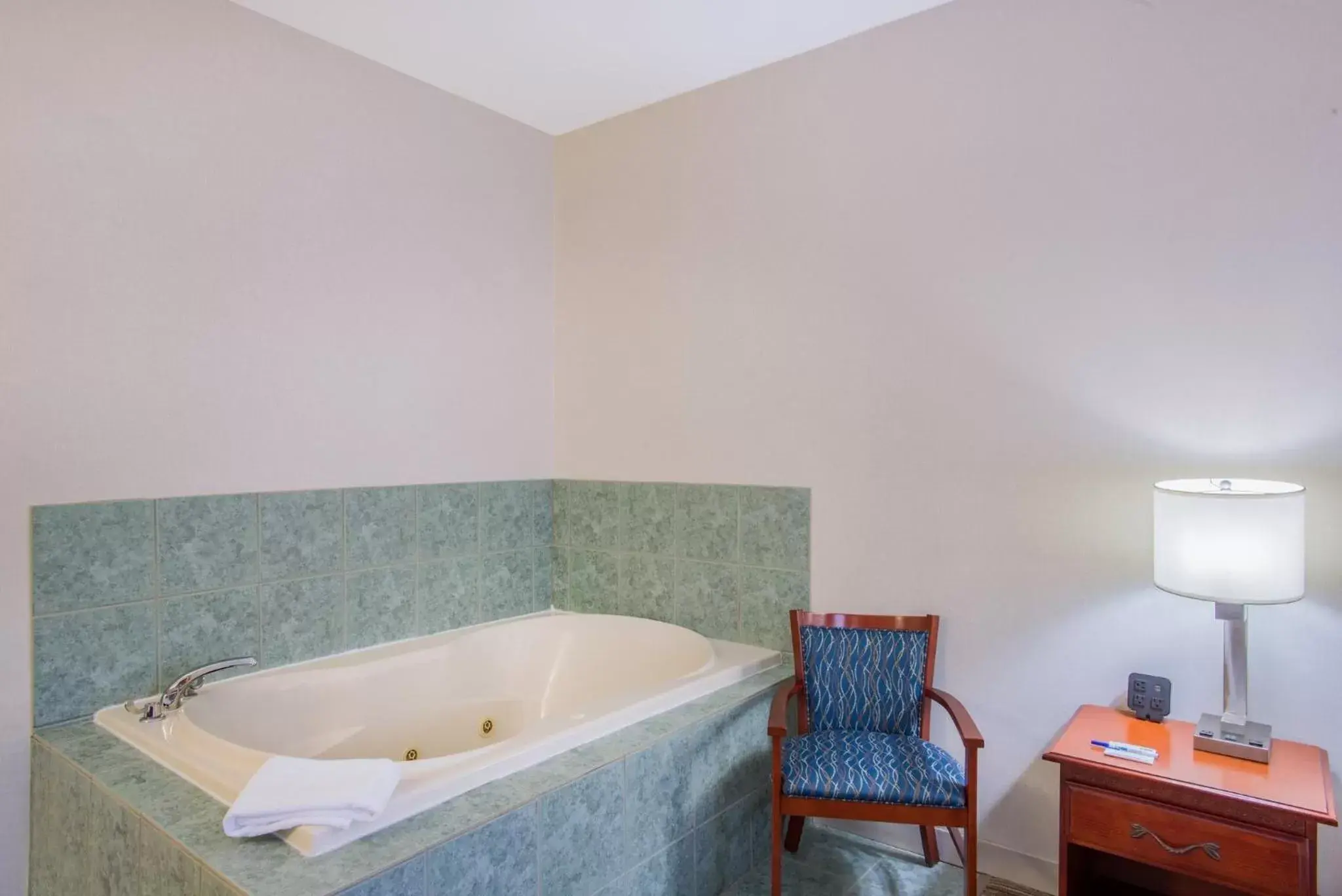 Photo of the whole room, Bathroom in Holiday Inn Express Hotel & Suites Brattleboro, an IHG Hotel
