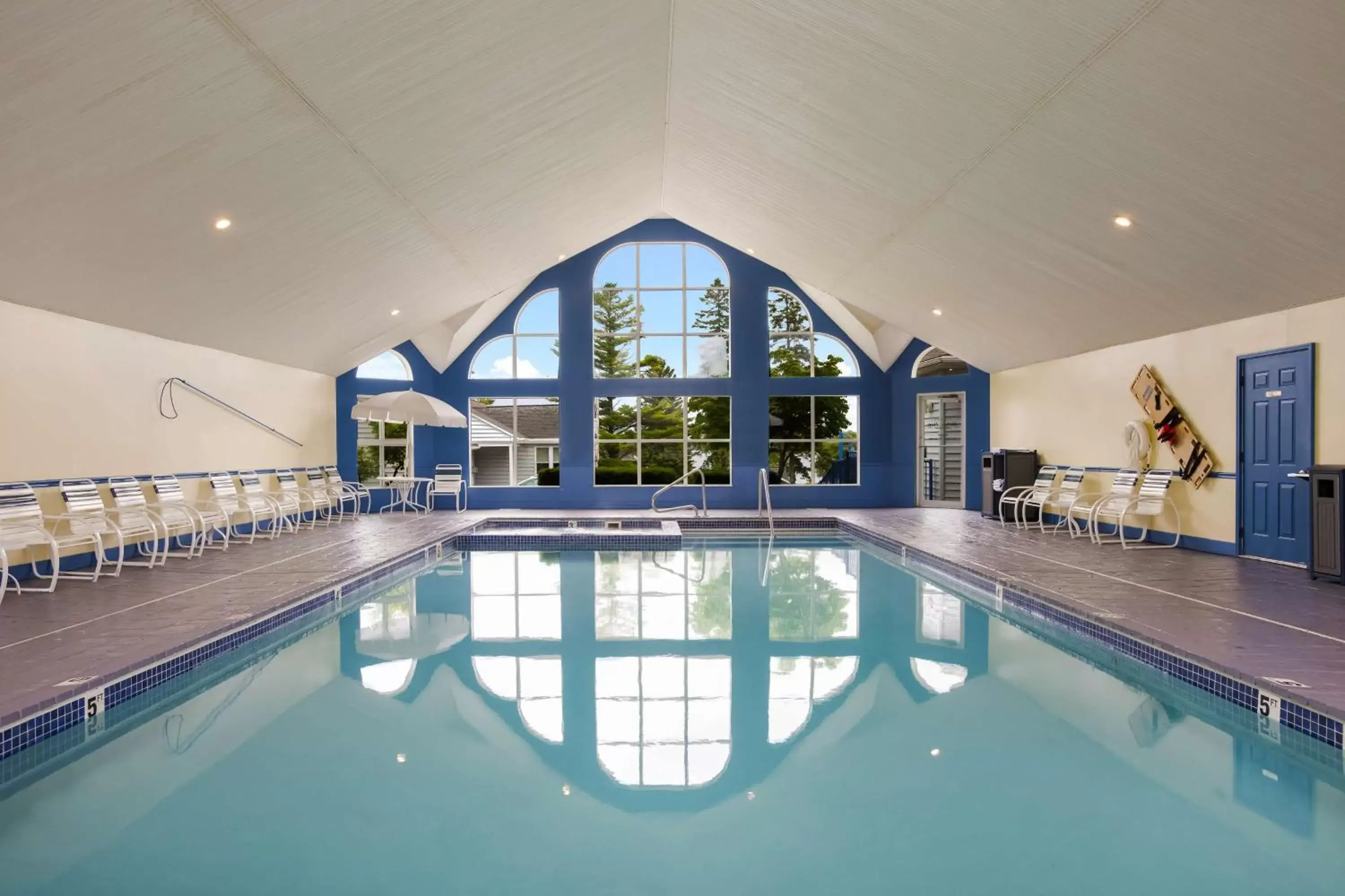 Pool view, Swimming Pool in Best Western Harbour Pointe Lakefront