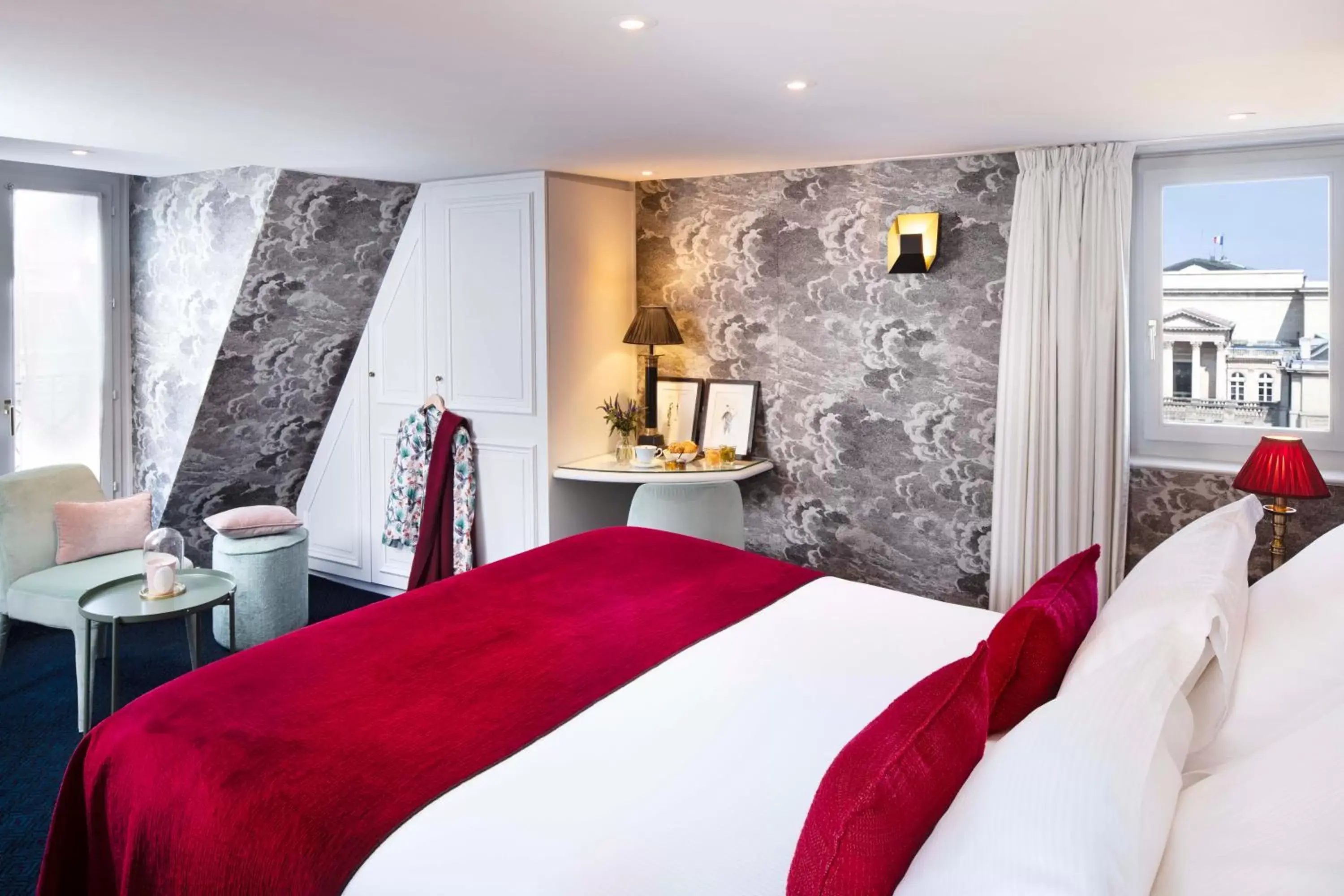 Bed in Hôtel Bourgogne & Montana