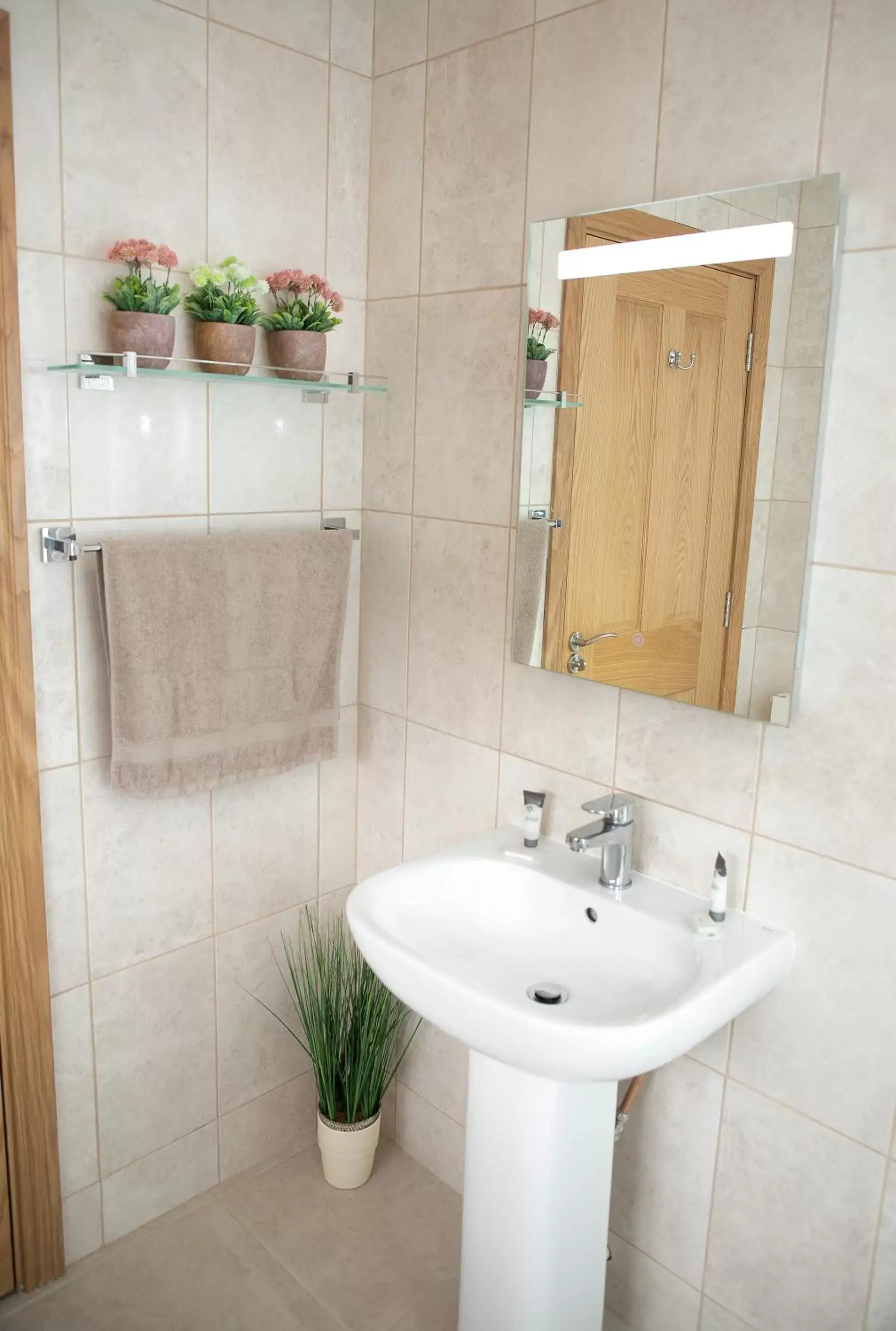 Bathroom in Arch House B&B & Apartments