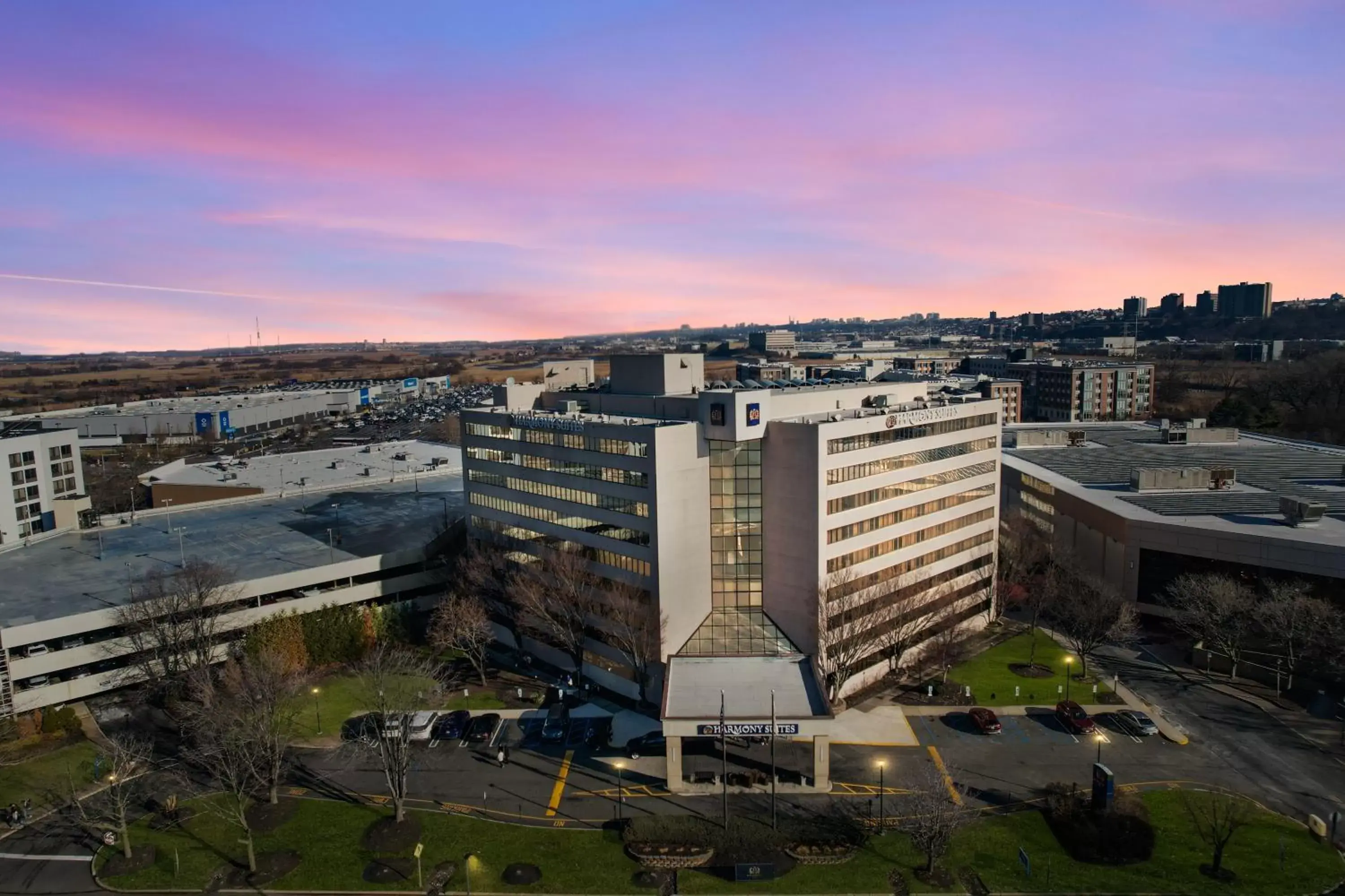 Property building, Bird's-eye View in Harmony Suites Secaucus Meadowlands