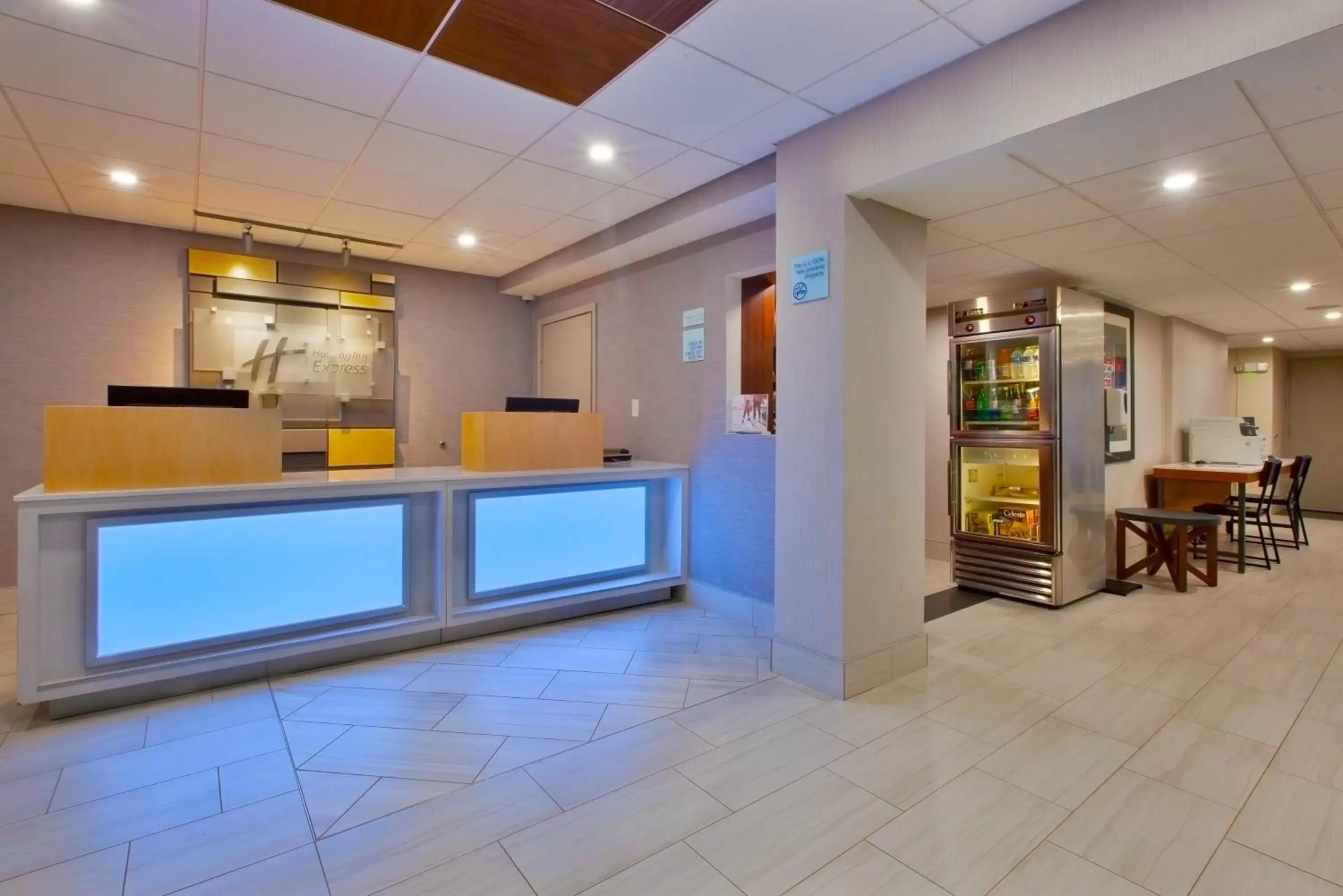 Property building, Lobby/Reception in Holiday Inn Express Fairfax-Arlington Boulevard, an IHG Hotel