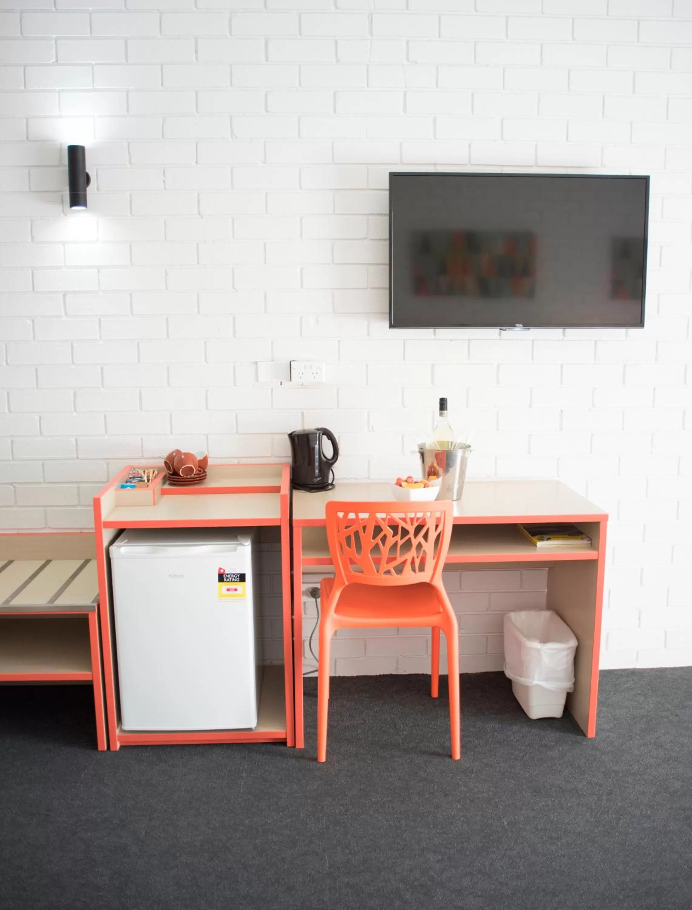 TV and multimedia in Nightcap at Archer Hotel