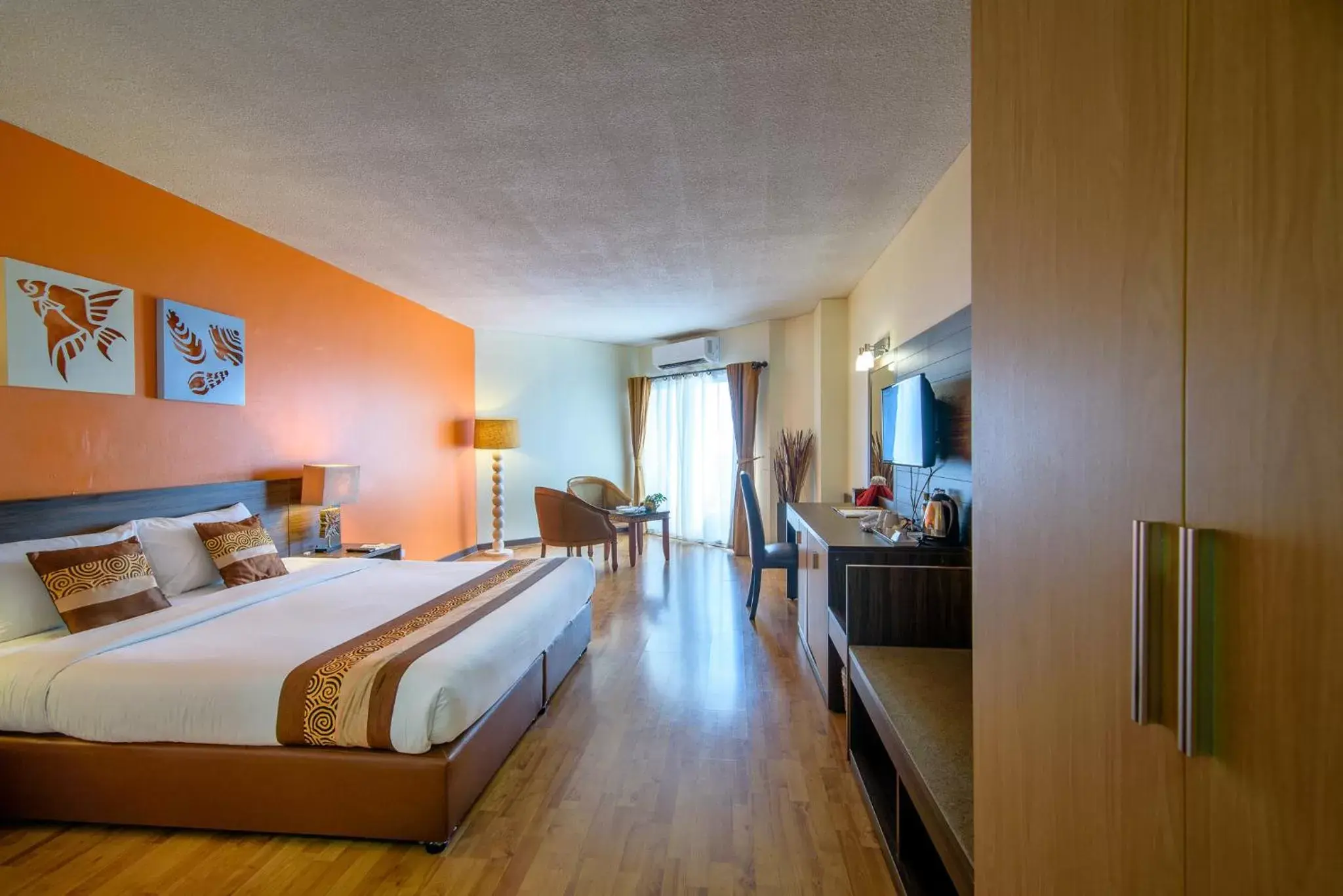 Bed in Golden Beach Cha-Am Hotel Bed in Golden Beach Cha-Am Hotel