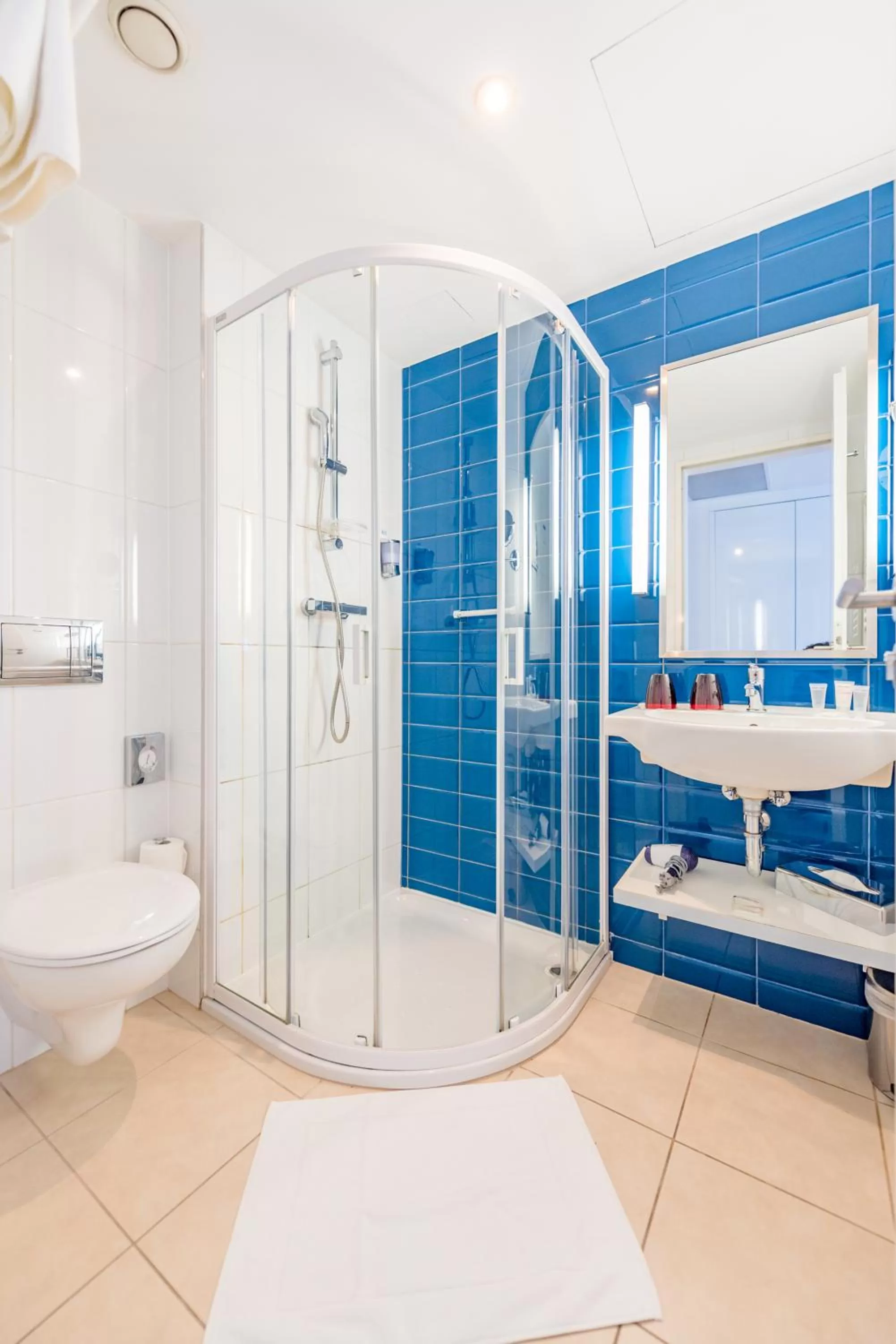 Shower in Estilo Fashion Hotel Budapest