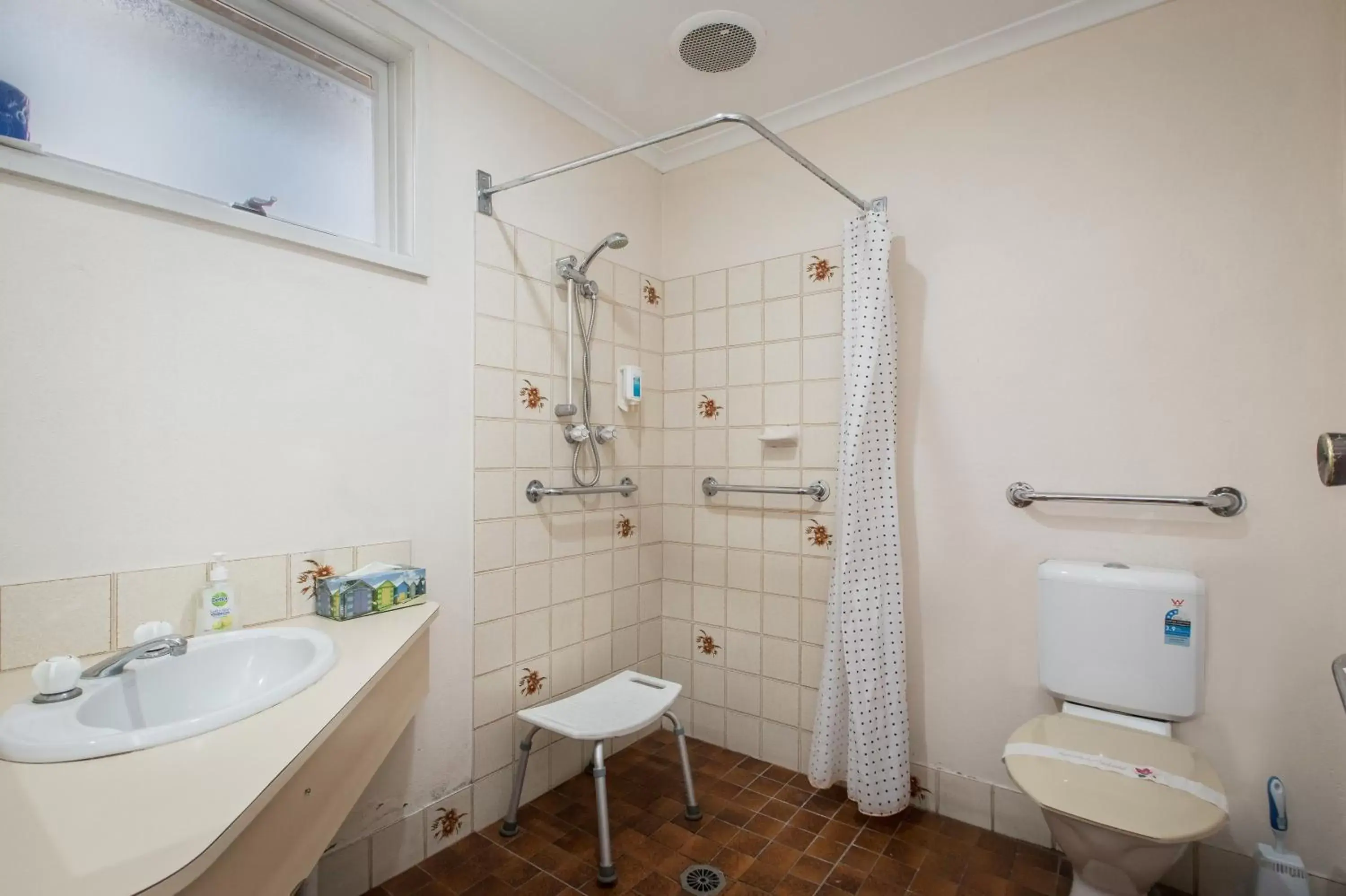 Bathroom in Australia Park Motel
