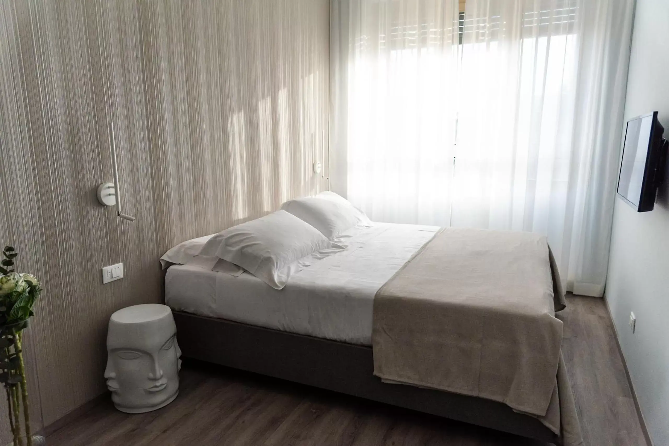 Bed in Bob W Ticinese