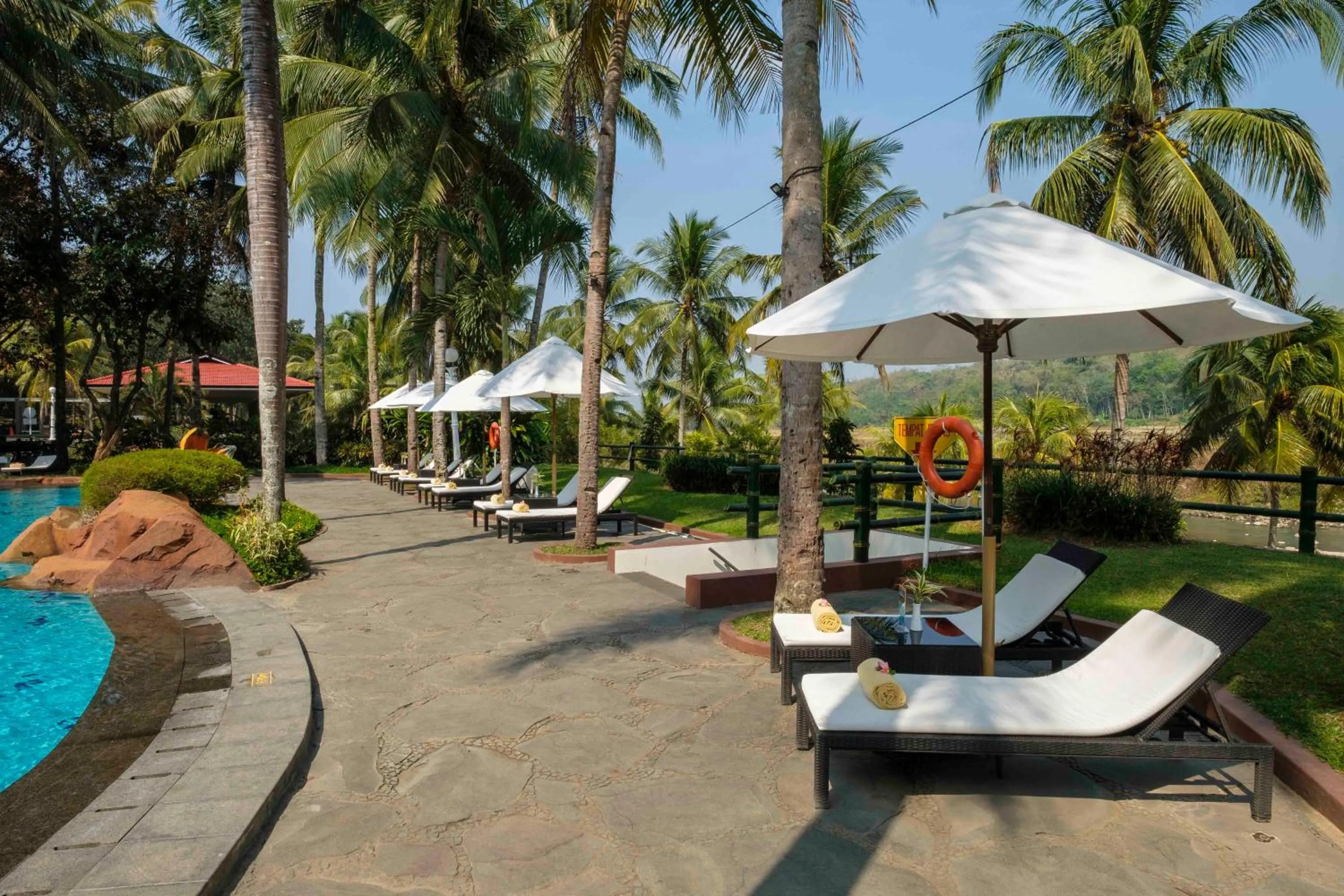 Swimming pool in Puri Asri Hotel & Resort