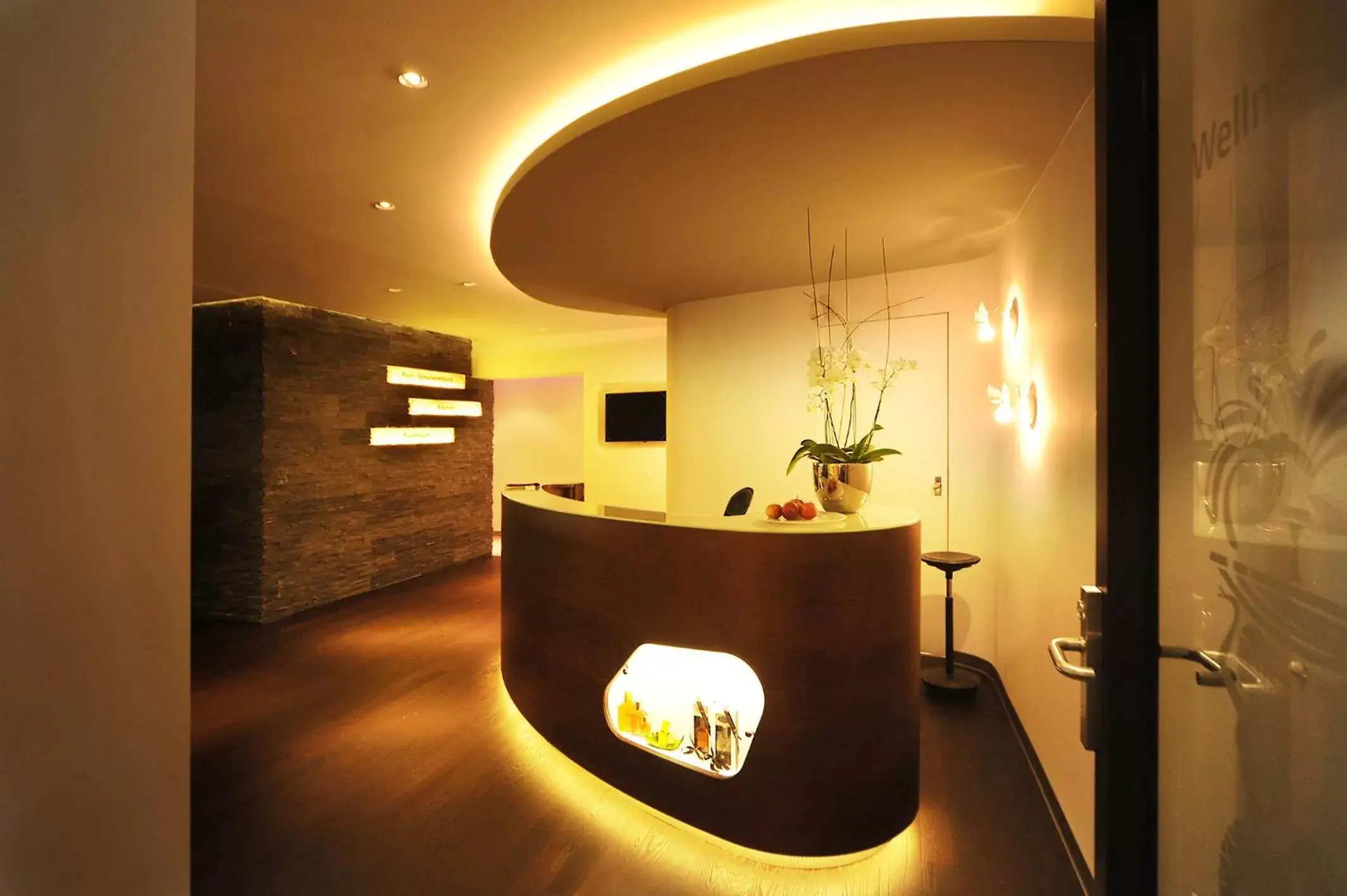 Spa and wellness centre/facilities, Lobby/Reception in Schlosshotel Kassel