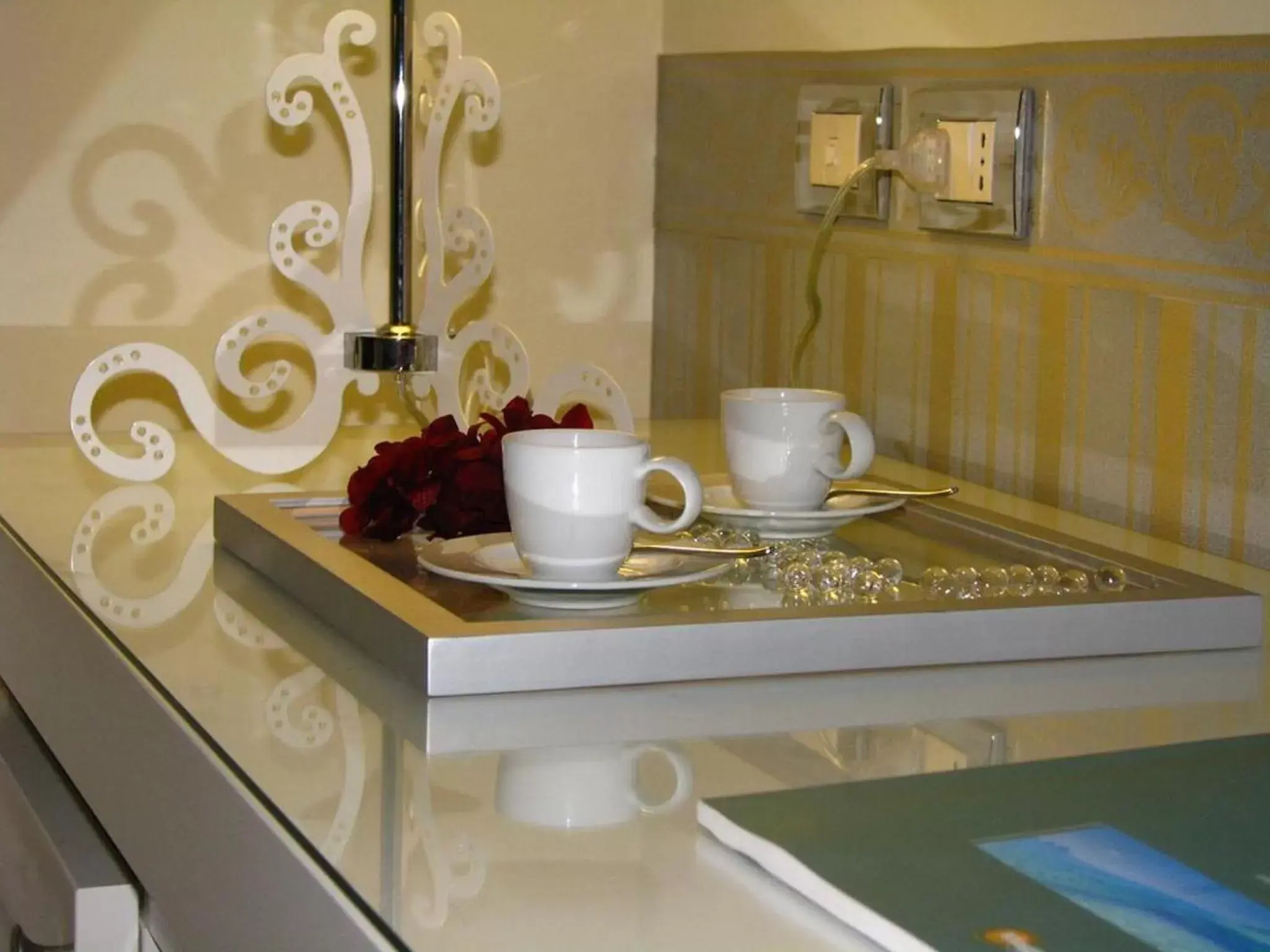 Decorative detail, Kitchen/Kitchenette in Oriente Hotel