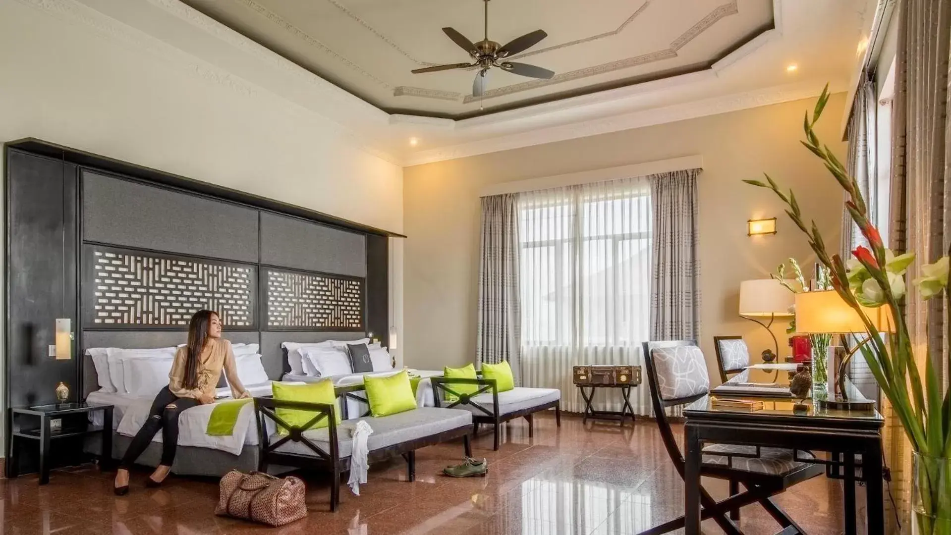 People, Bed in White Mansion 白色公馆 People, Bed in White Mansion 白色公馆