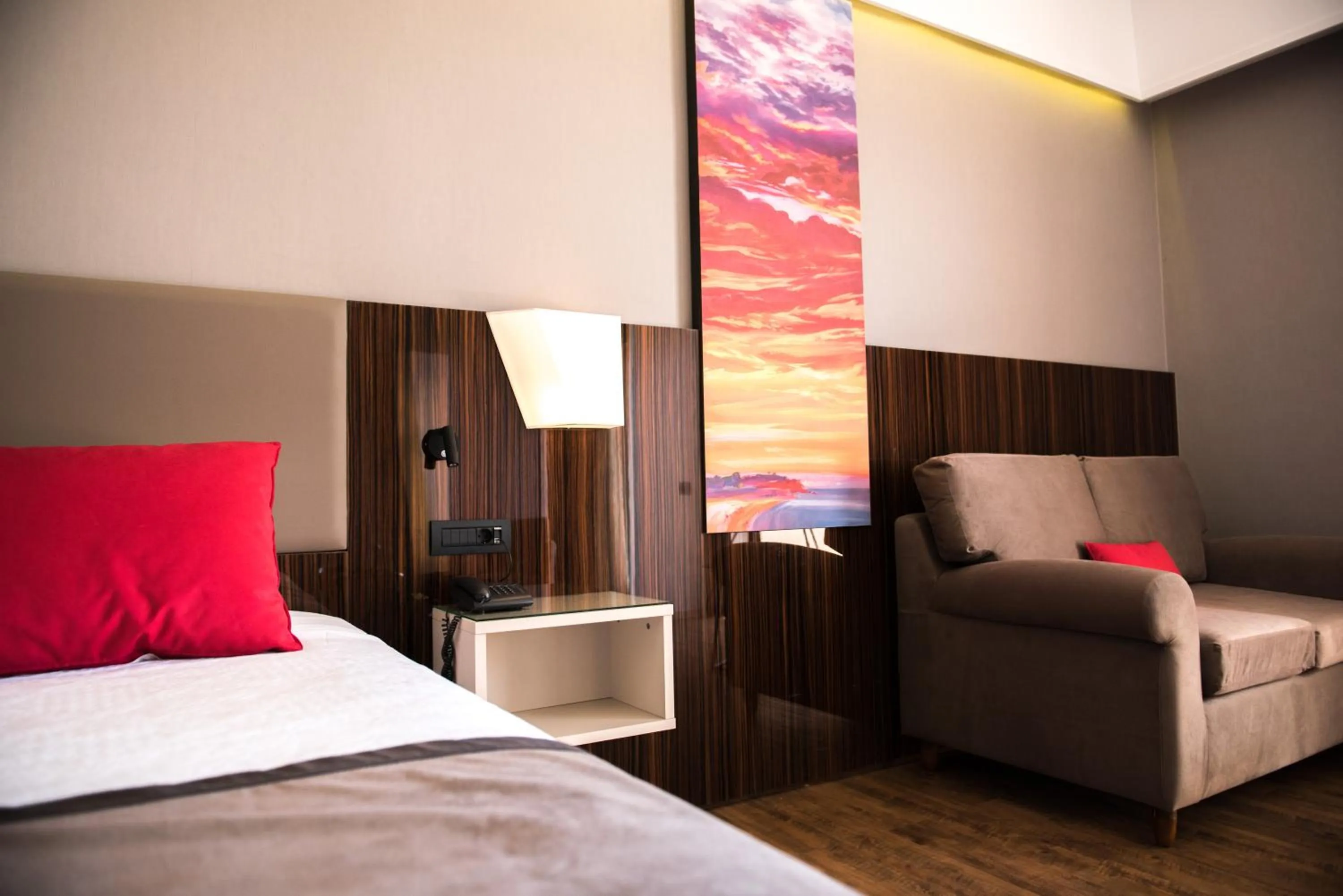 Photo of the whole room, Bed in Ramada Plaza by Wyndham Thraki