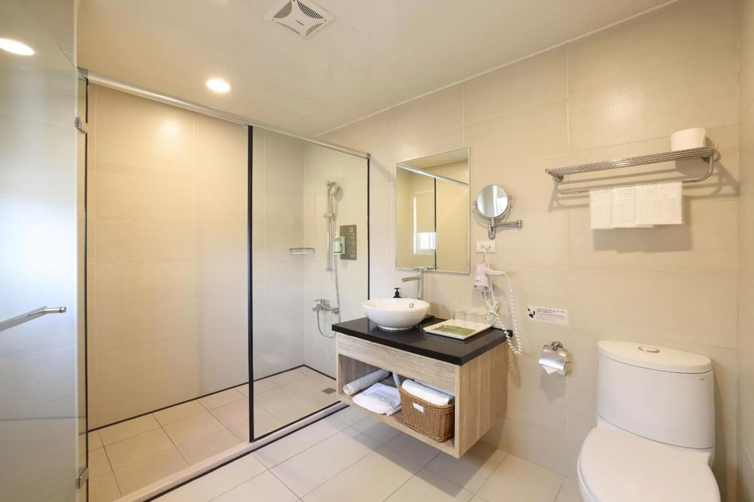 Breakfast, Bathroom in TC Hotel - Hualien Zhongxiao