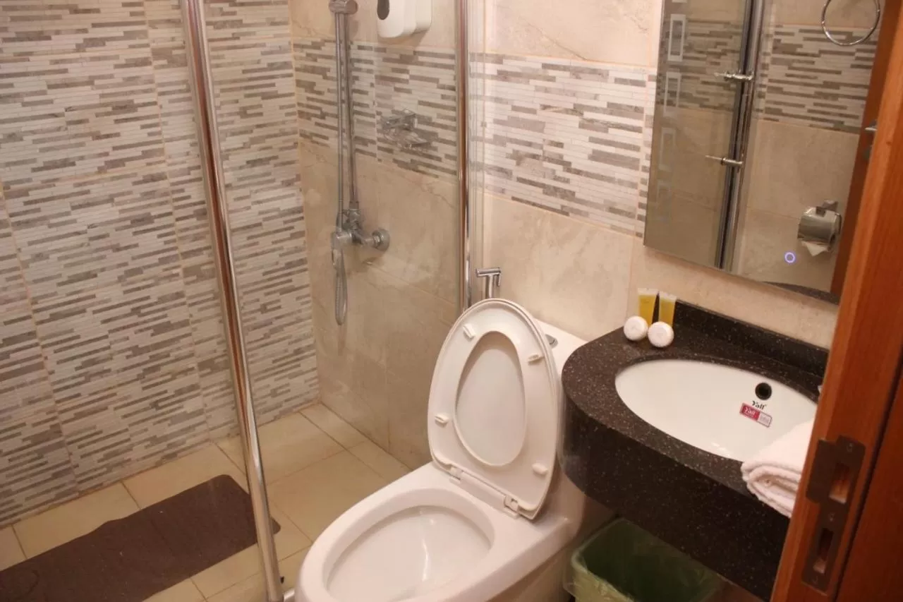 Bathroom in Jawharet Alswefiah Hotel Suites