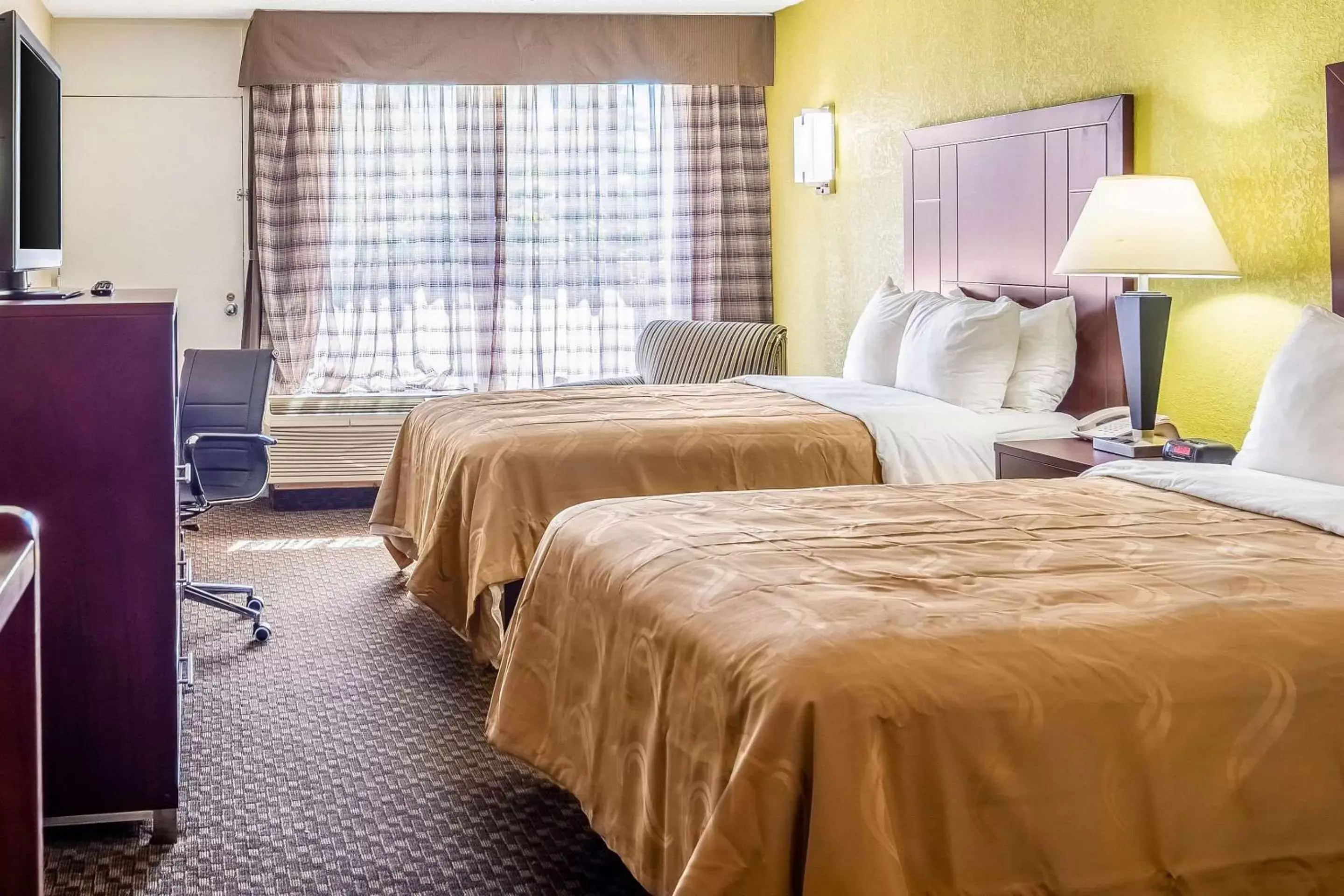 Photo of the whole room, Bed in Hermitage Hotel Richmond Virginia Photo of the whole room, Bed in Hermitage Hotel Richmond Virginia