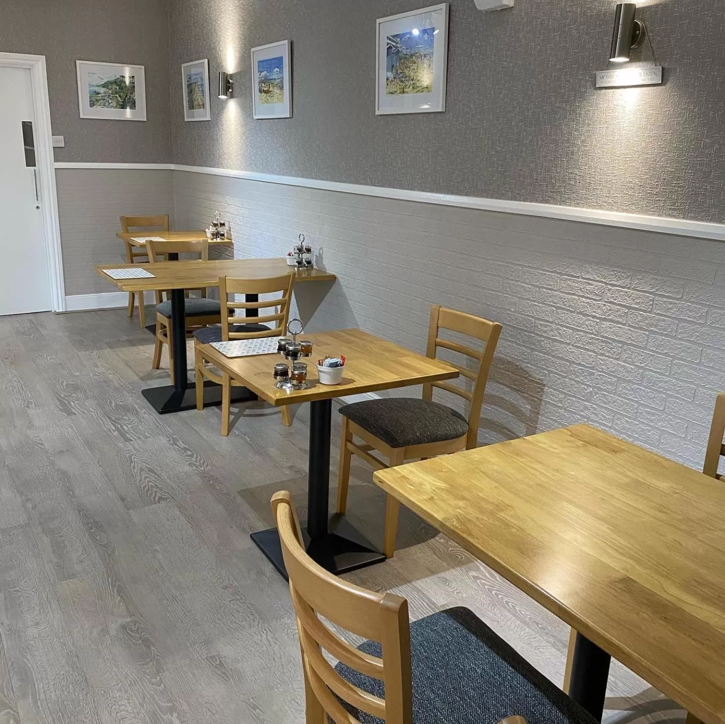 Restaurant/places to eat in Inglewood Guest House