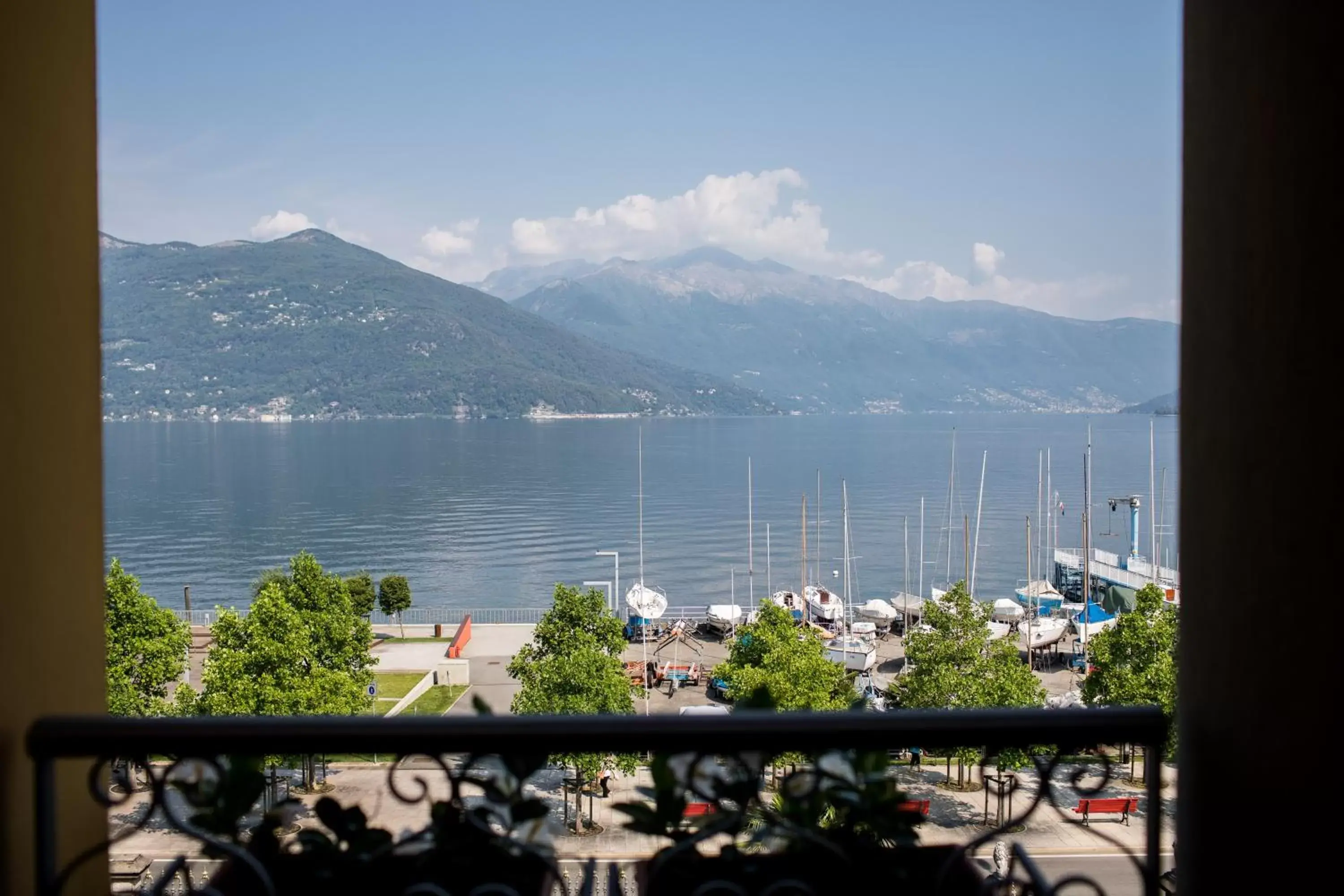 Lake view, Mountain View in Camin Hotel Luino