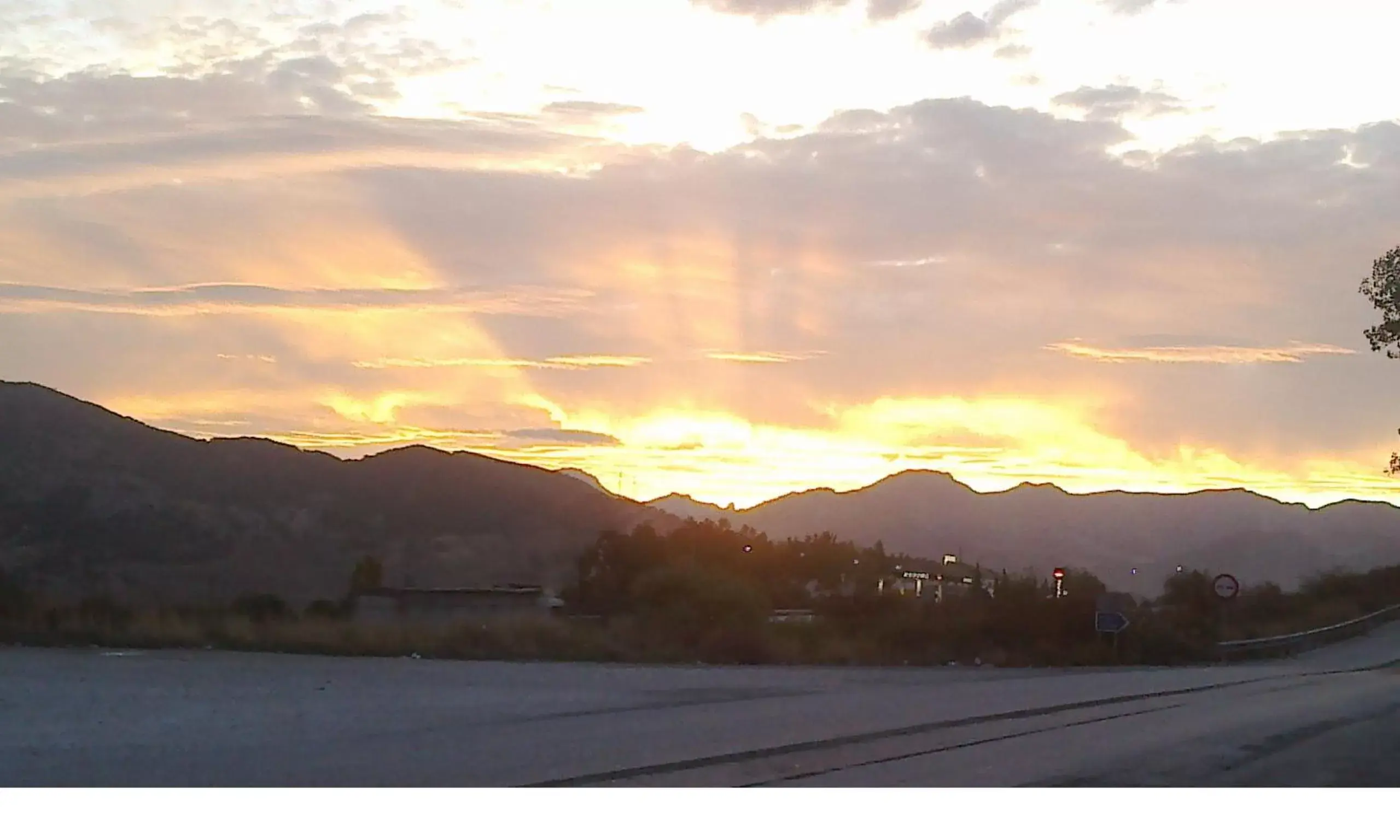 Mountain view, Sunrise/Sunset in La Sierra